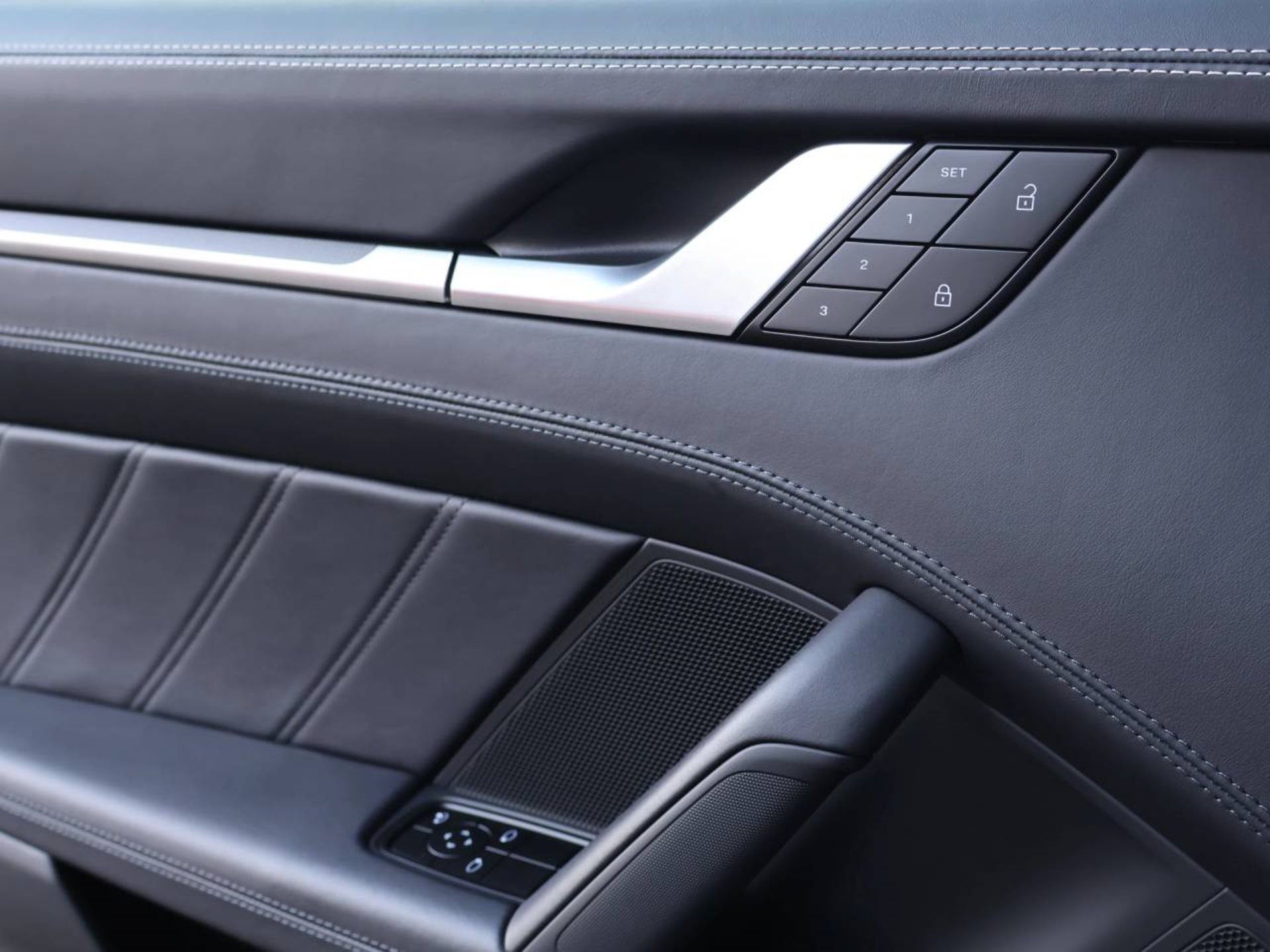 PORSCHE 911 Turbo S-image-21