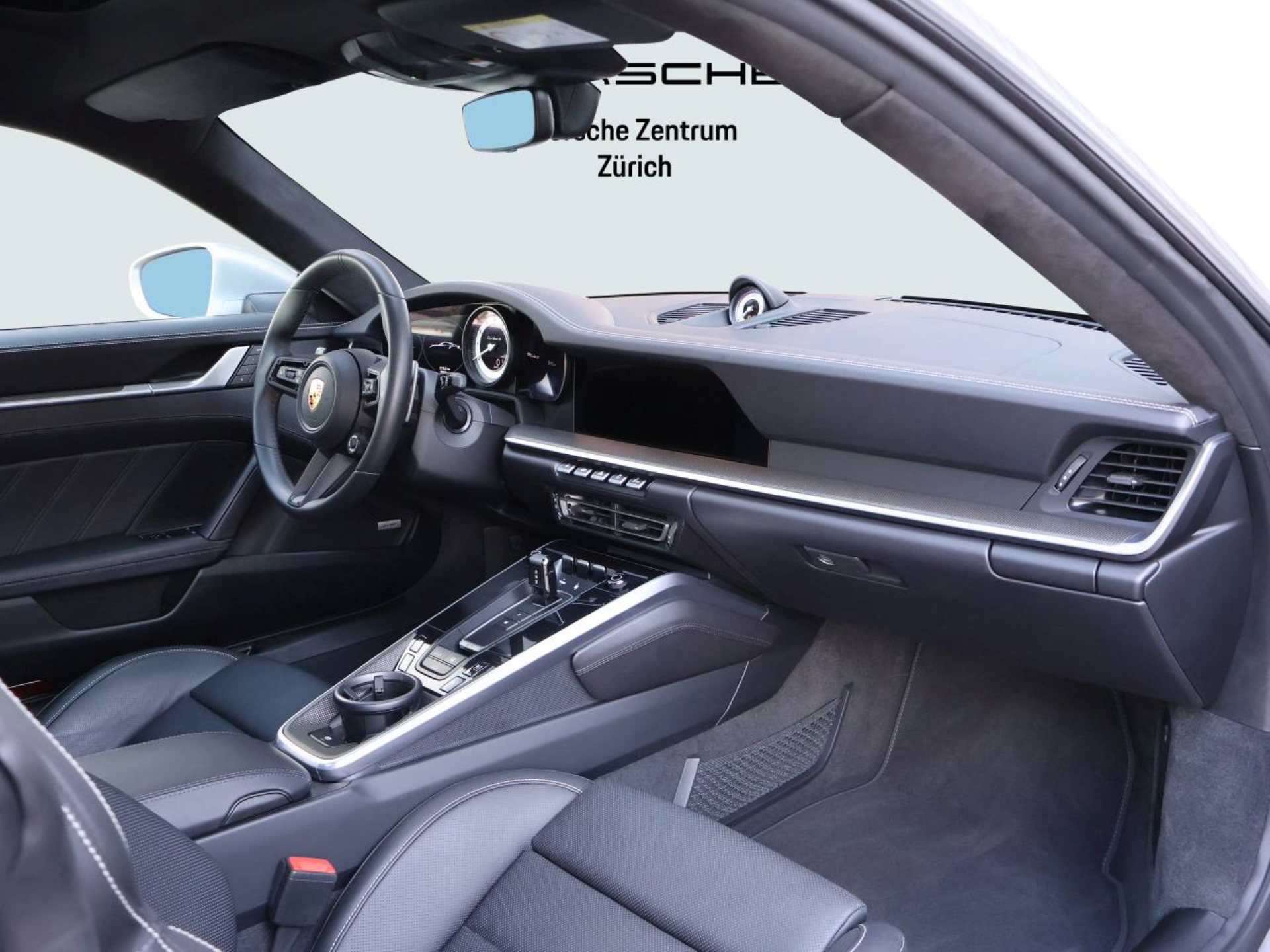 PORSCHE 911 Turbo S-image-11