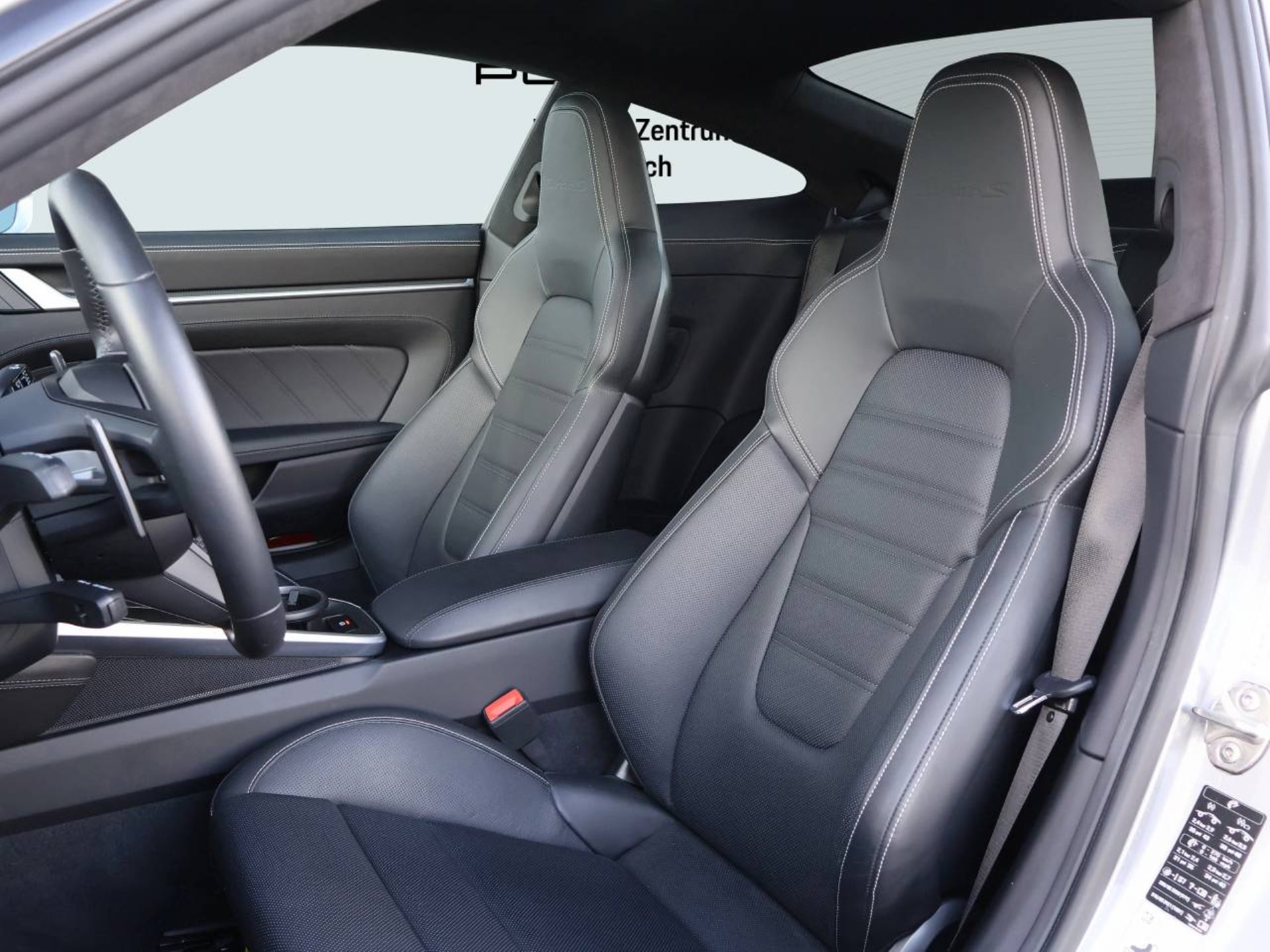 PORSCHE 911 Turbo S-image-4