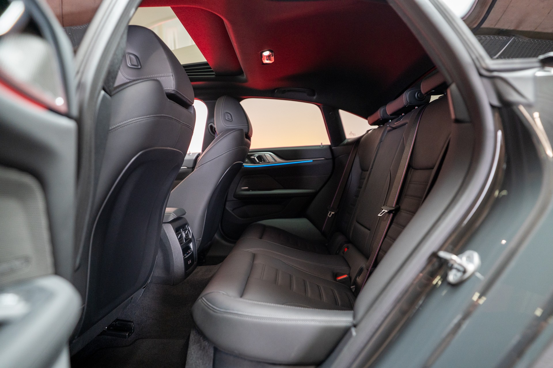 BMW M440i xDrive Gran Coupé M Sport Pro / Glasdach / 360°Kamera / el.Sitze-image-13