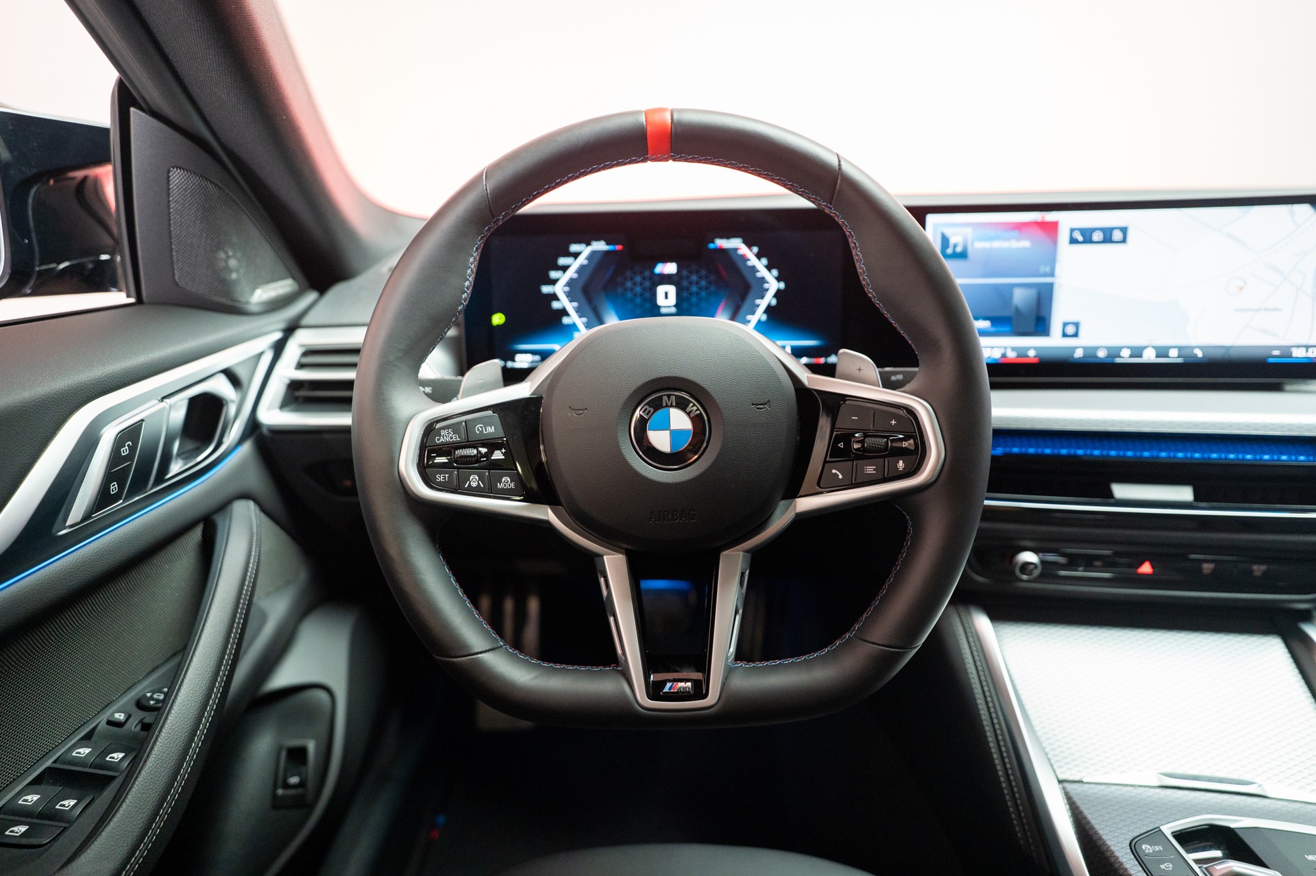 BMW M440i xDrive Gran Coupé M Sport Pro / Glasdach / 360°Kamera / el.Sitze-image-18