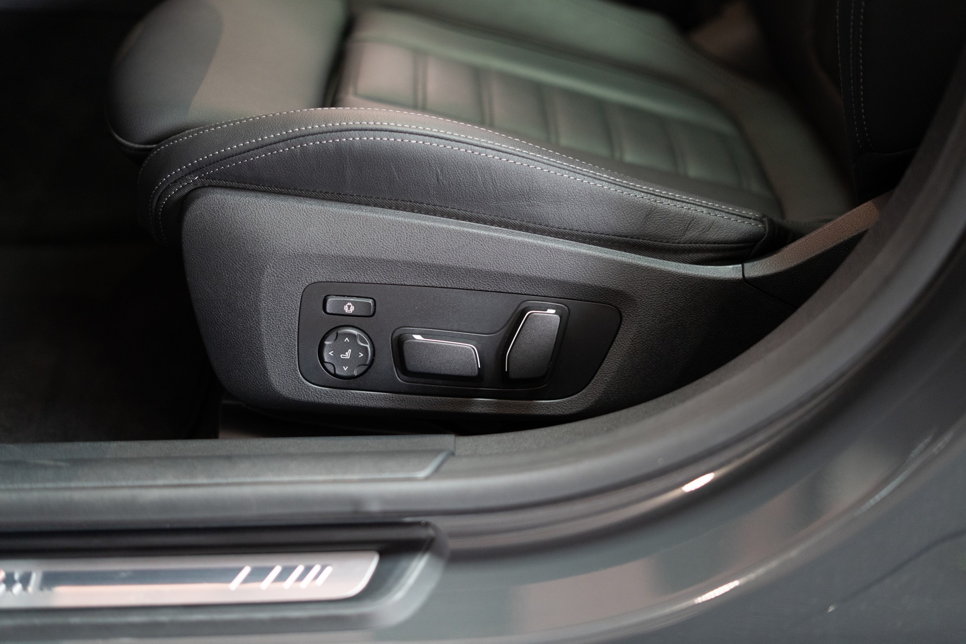BMW M440i xDrive Gran Coupé M Sport Pro / Glasdach / 360°Kamera / el.Sitze-image-10