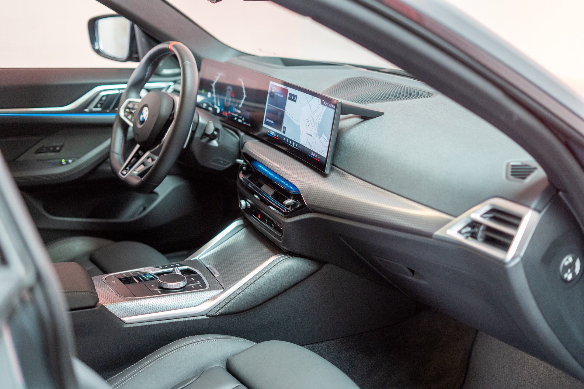 BMW M440i xDrive Gran Coupé M Sport Pro / Glasdach / 360°Kamera / el.Sitze-image-16