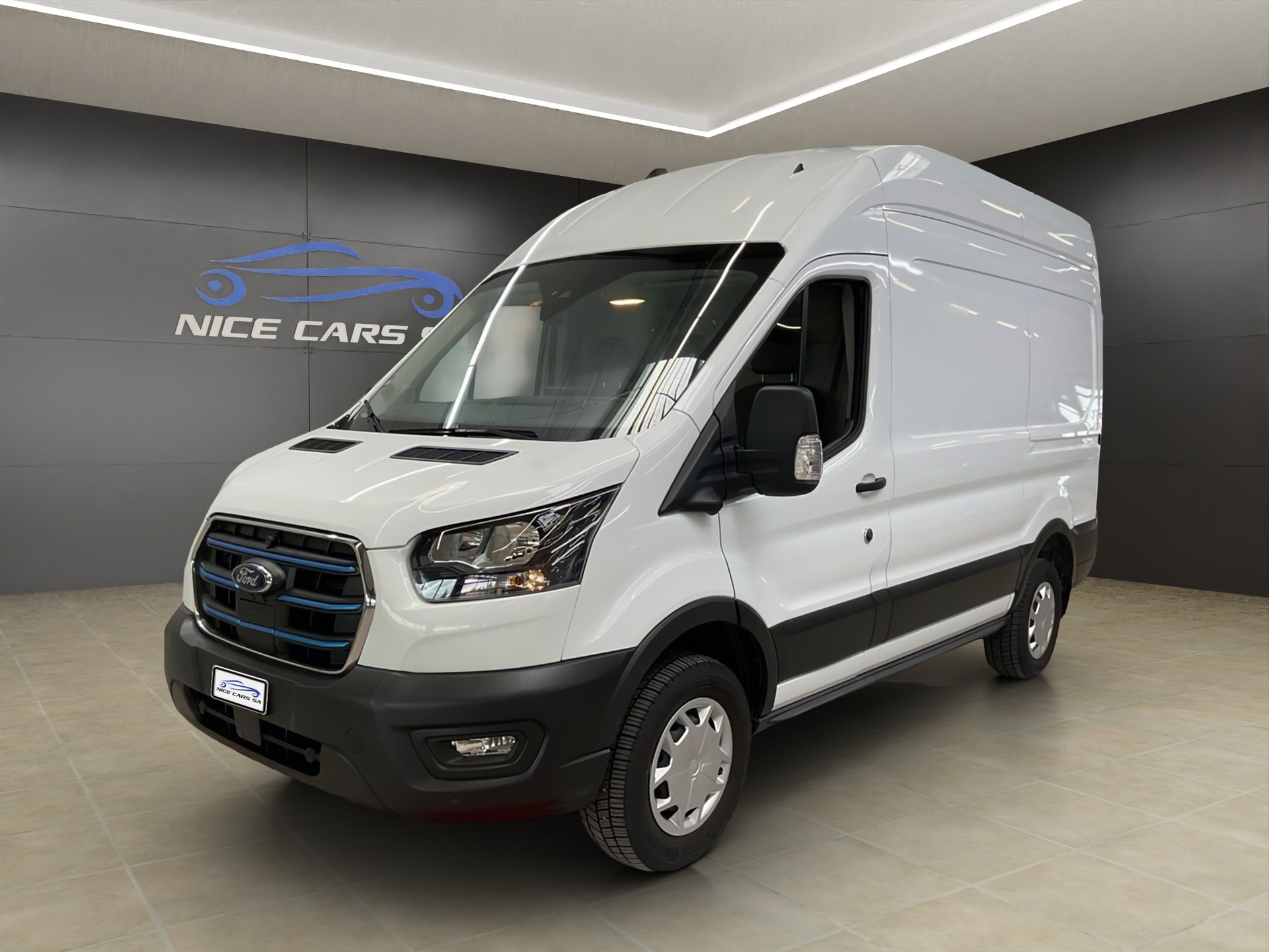 FORD E-Transit Van 350 L2 Trend RWD 68kWh-image-0