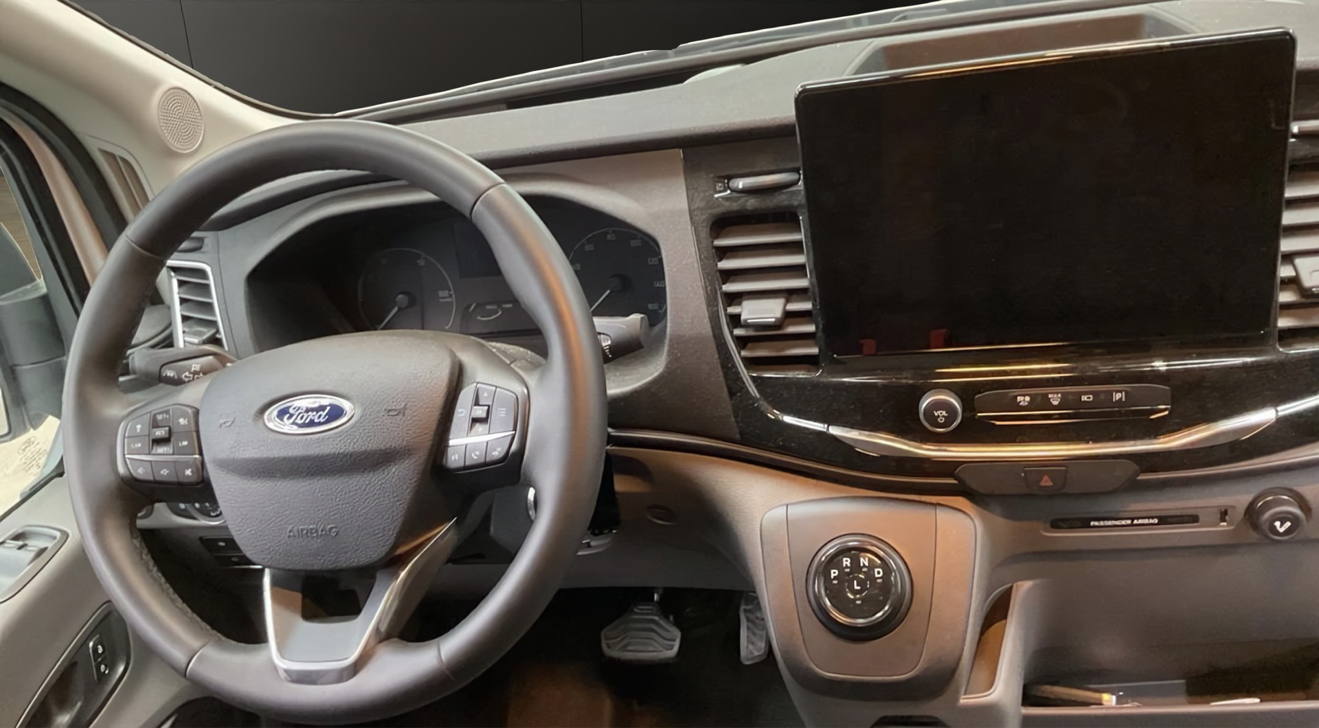 FORD E-Transit Van 350 L2 Trend RWD 68kWh-image-5