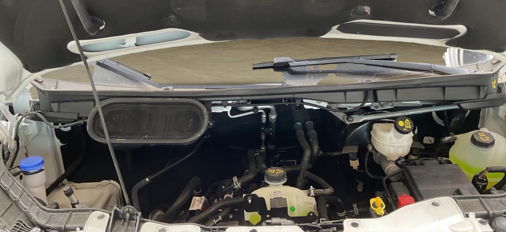 FORD E-Transit Van 350 L2 Trend RWD 68kWh-image-11