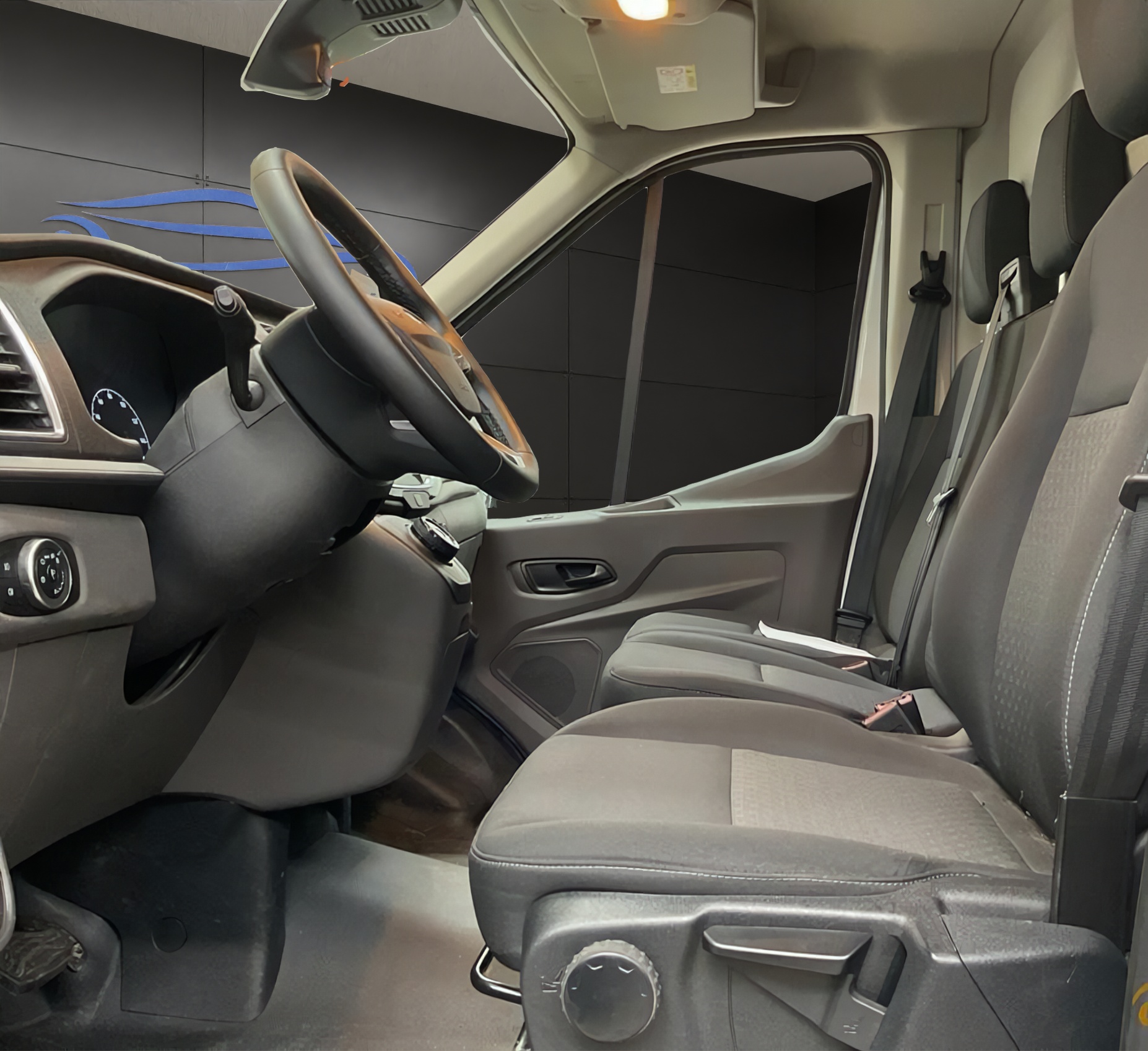 FORD E-Transit Van 350 L2 Trend RWD 68kWh-image-6