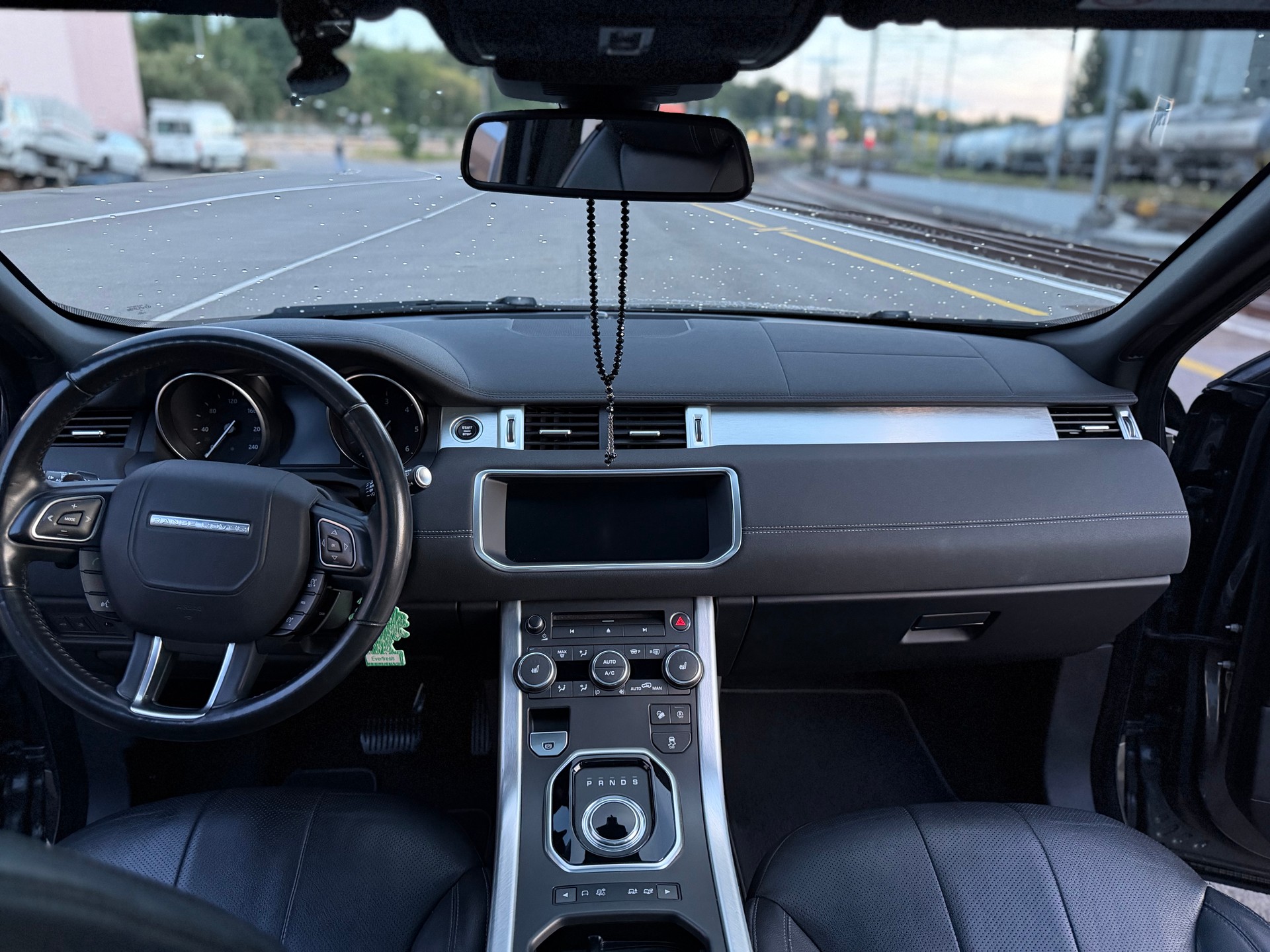 LAND ROVER 2.0 SD4 SE-image-3