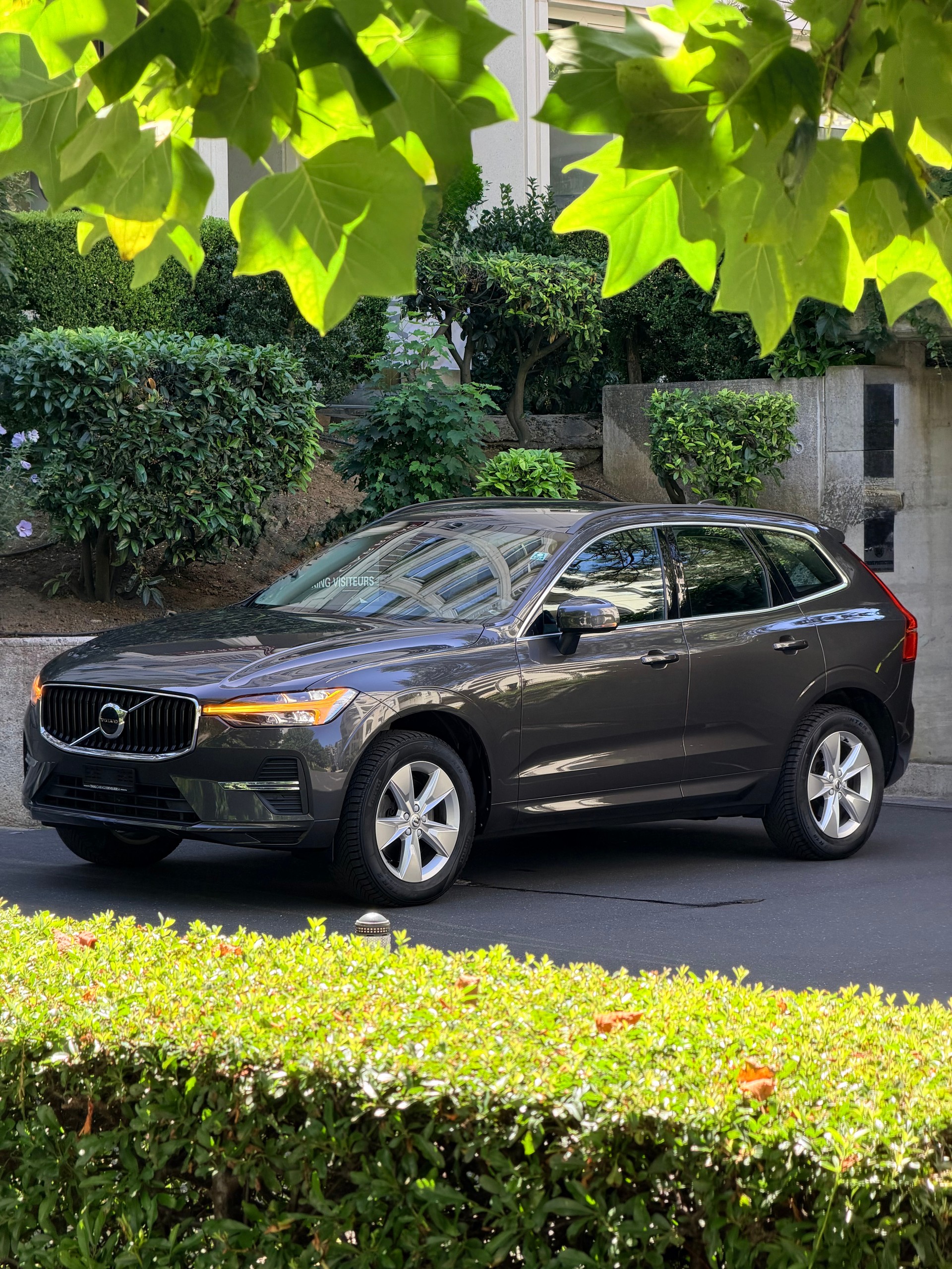 VOLVO XC60 B5 Benzin Mild Hybrid Momentum Geartronic-image-0