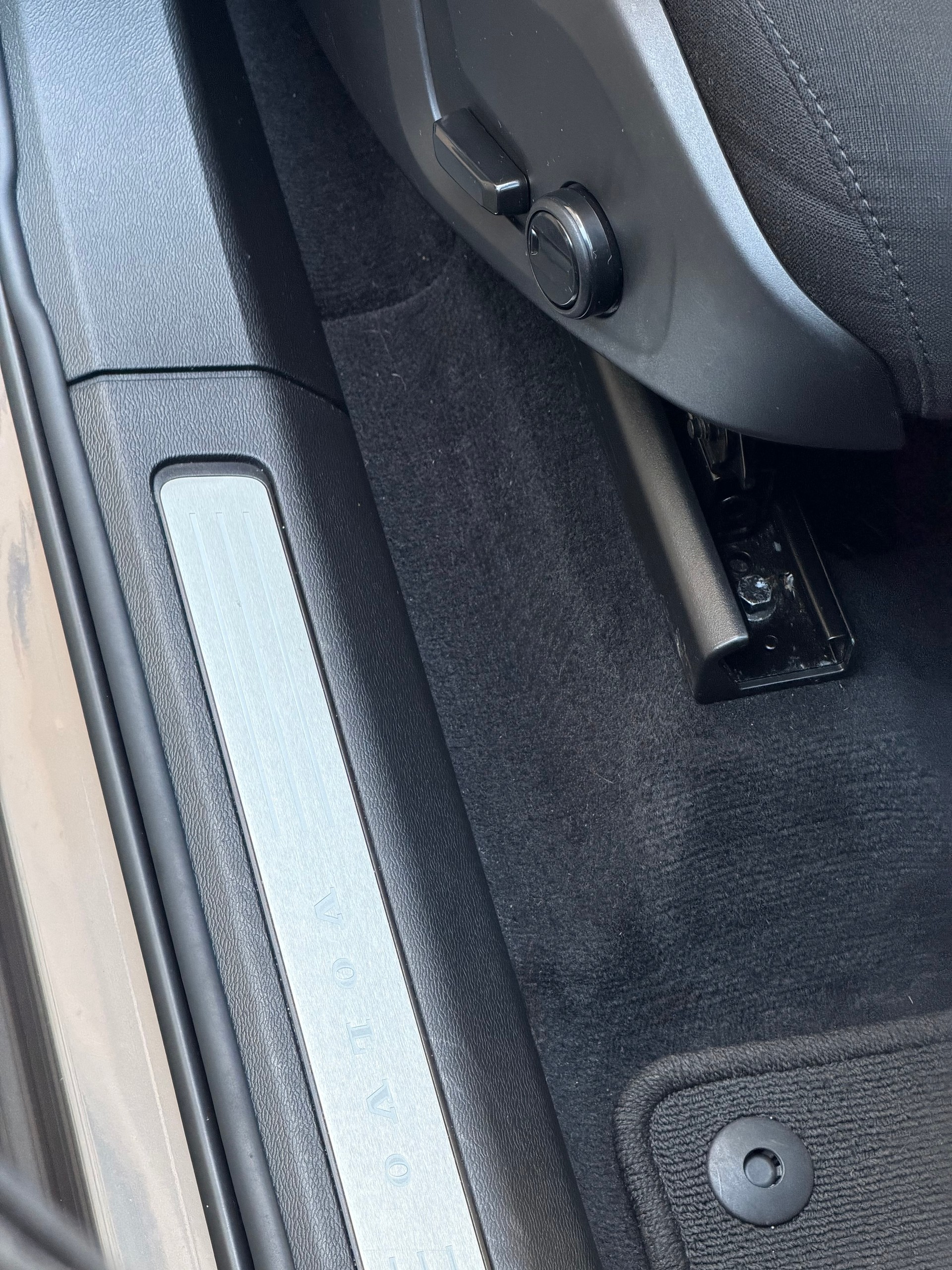 VOLVO XC60 B5 Benzin Mild Hybrid Momentum Geartronic-image-13