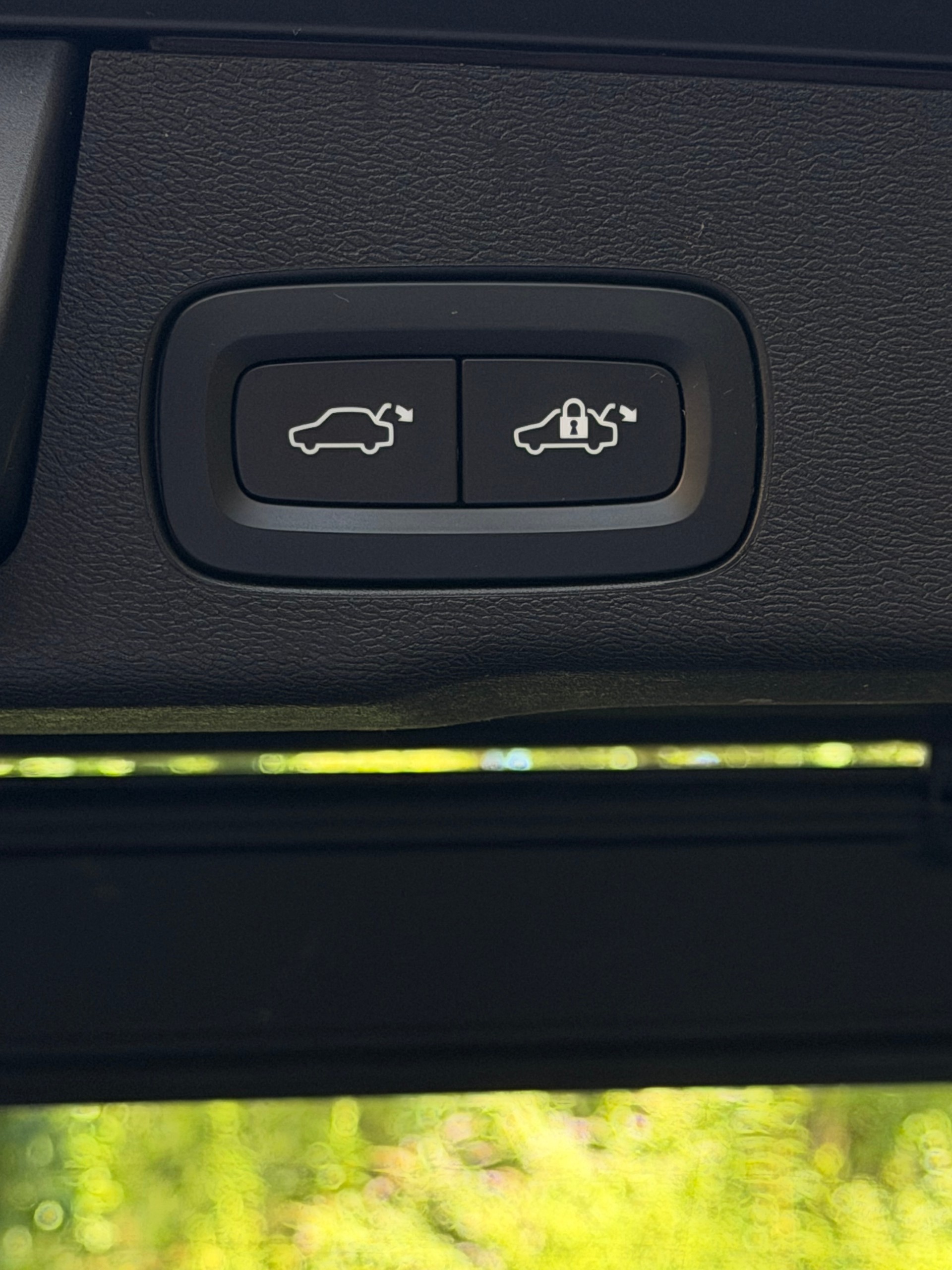 VOLVO XC60 B5 Benzin Mild Hybrid Momentum Geartronic-image-15