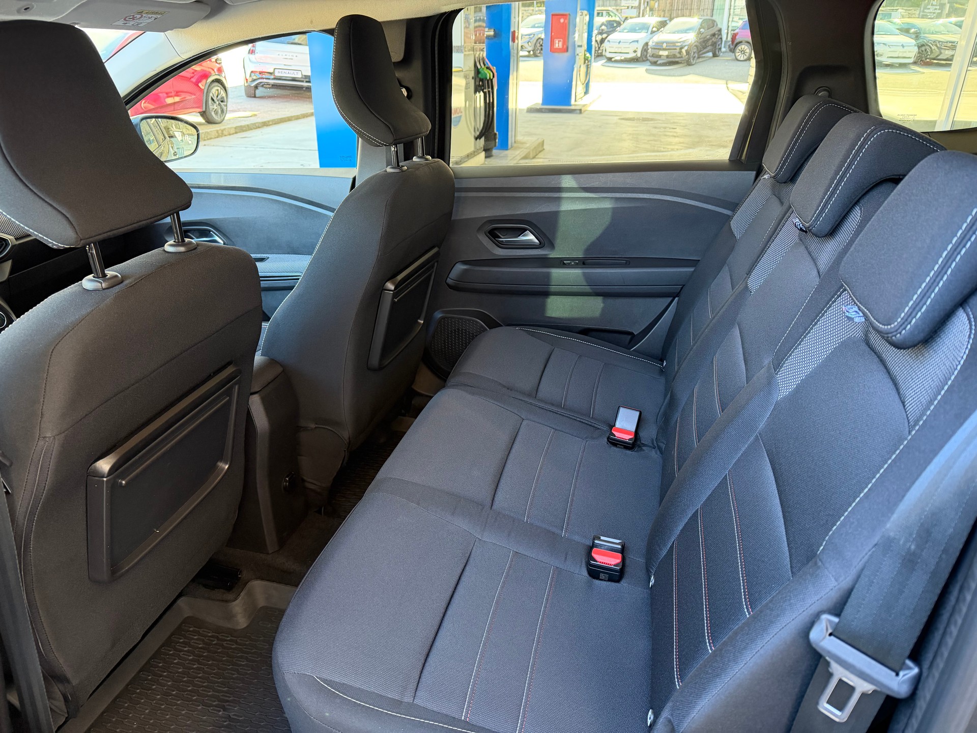 DACIA Jogger TCe 110 Extreme-image-6