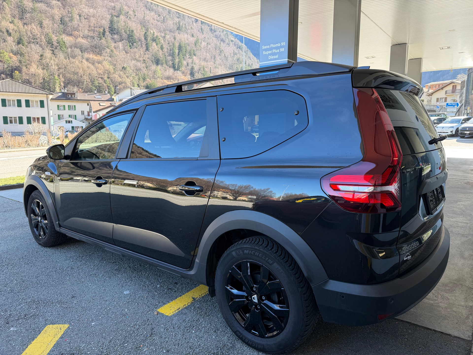 DACIA Jogger TCe 110 Extreme-image-1
