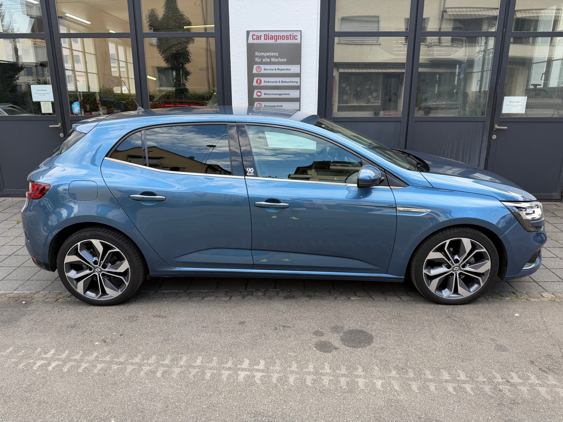 RENAULT Mégane 1.2 16V Turbo 90th Anniversary EDC-image-3