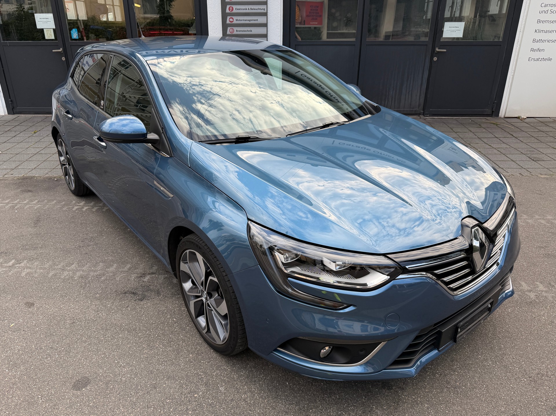 RENAULT Mégane 1.2 16V Turbo 90th Anniversary EDC-image-0