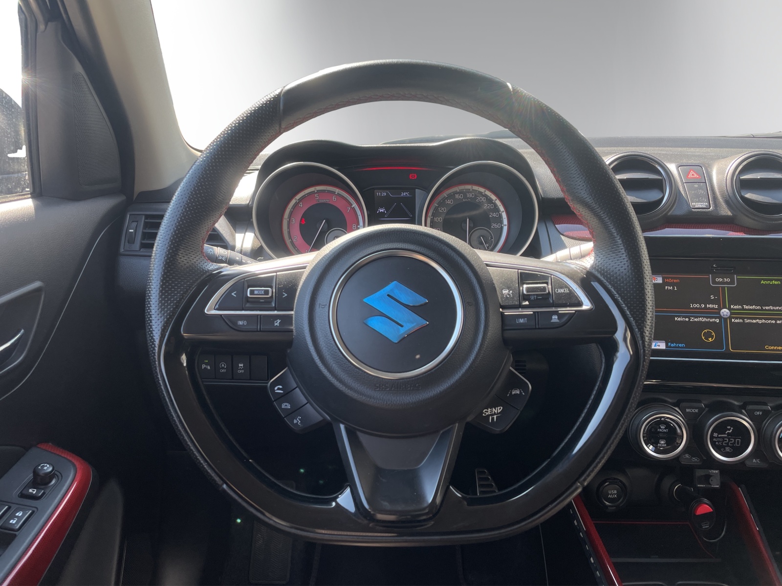 SUZUKI Swift Sport 1.4i 16V Compact Top Hybrid-image-11