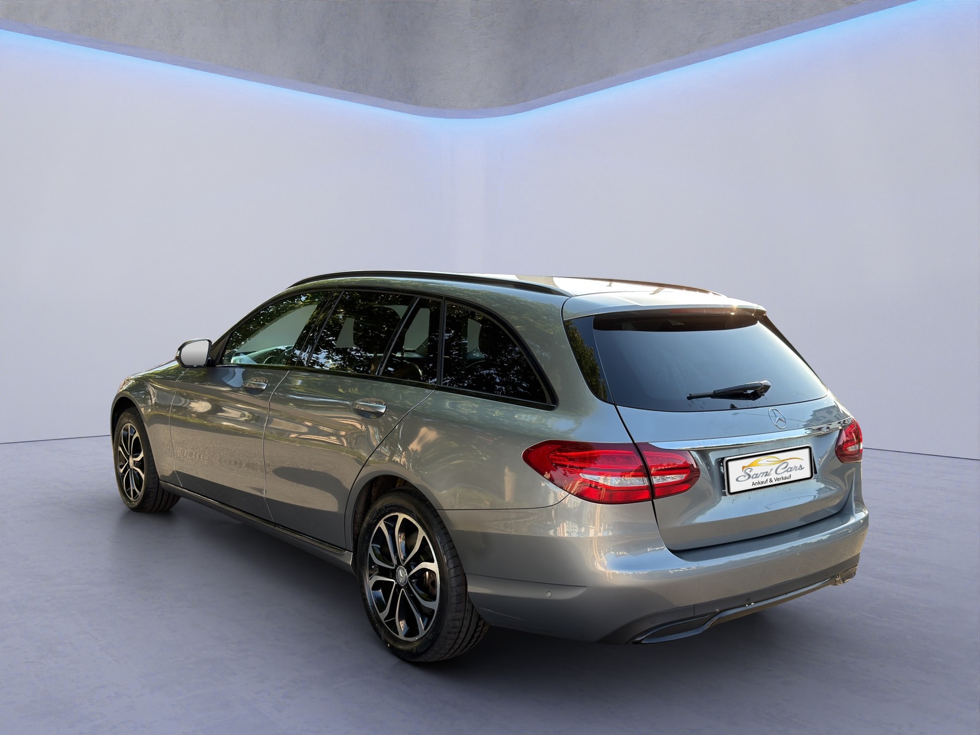 MERCEDES-BENZ C 250 BlueTEC AMG Line 4Matic 7G-Tronic-image-4