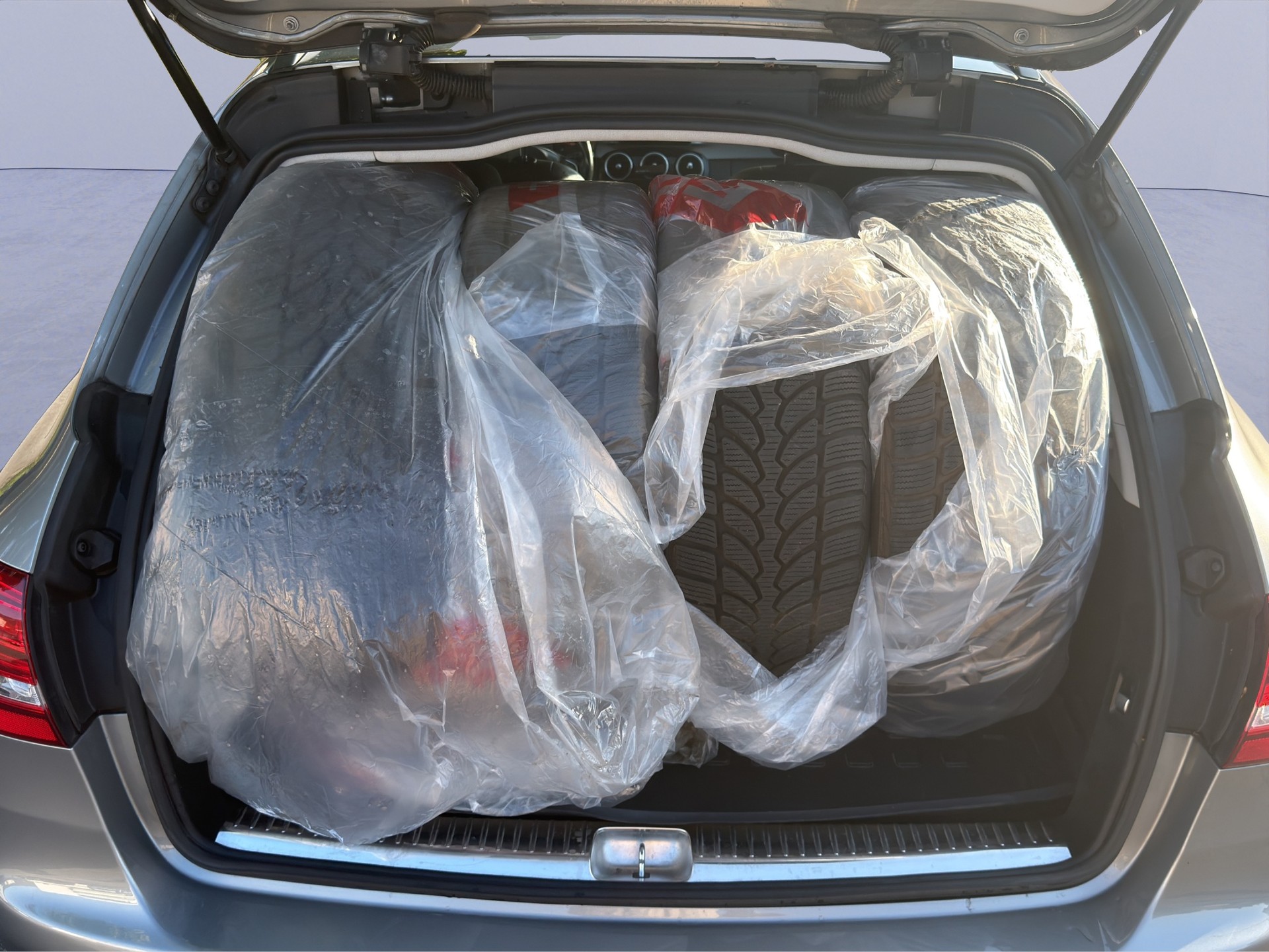 MERCEDES-BENZ C 250 BlueTEC AMG Line 4Matic 7G-Tronic-image-11