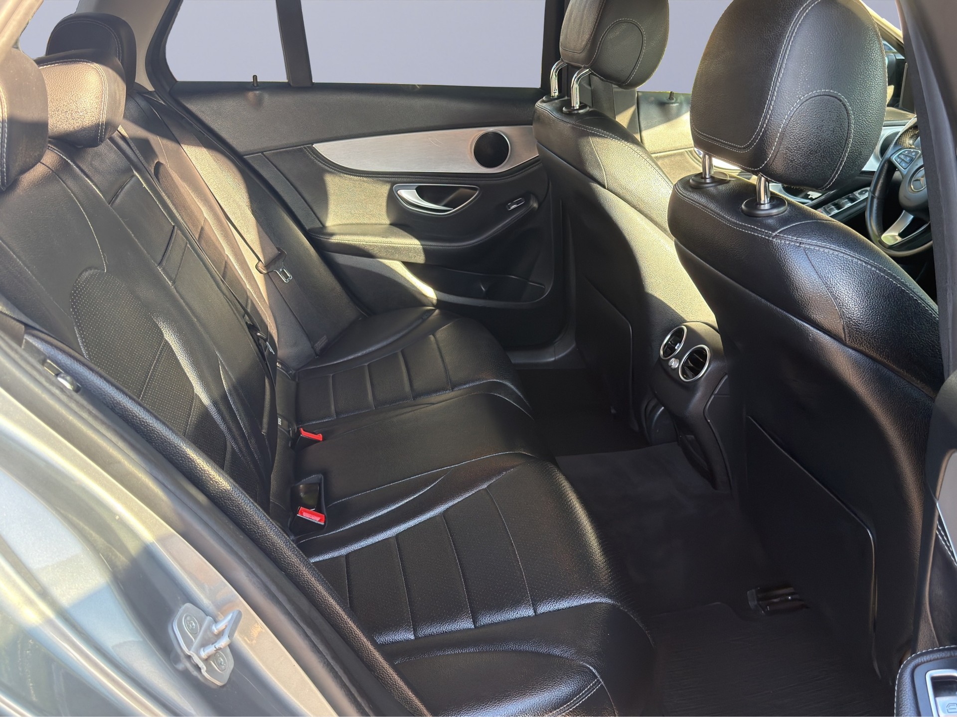 MERCEDES-BENZ C 250 BlueTEC AMG Line 4Matic 7G-Tronic-image-9