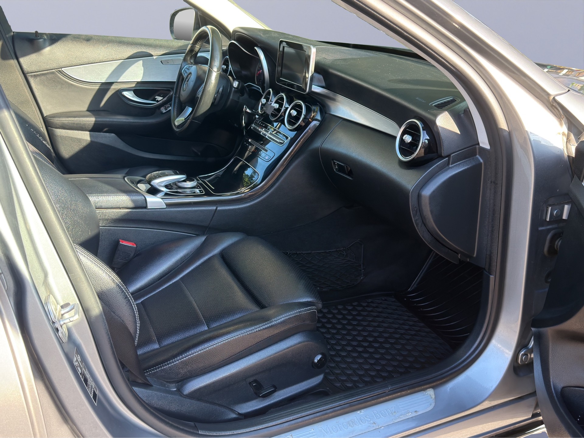 MERCEDES-BENZ C 250 BlueTEC AMG Line 4Matic 7G-Tronic-image-8