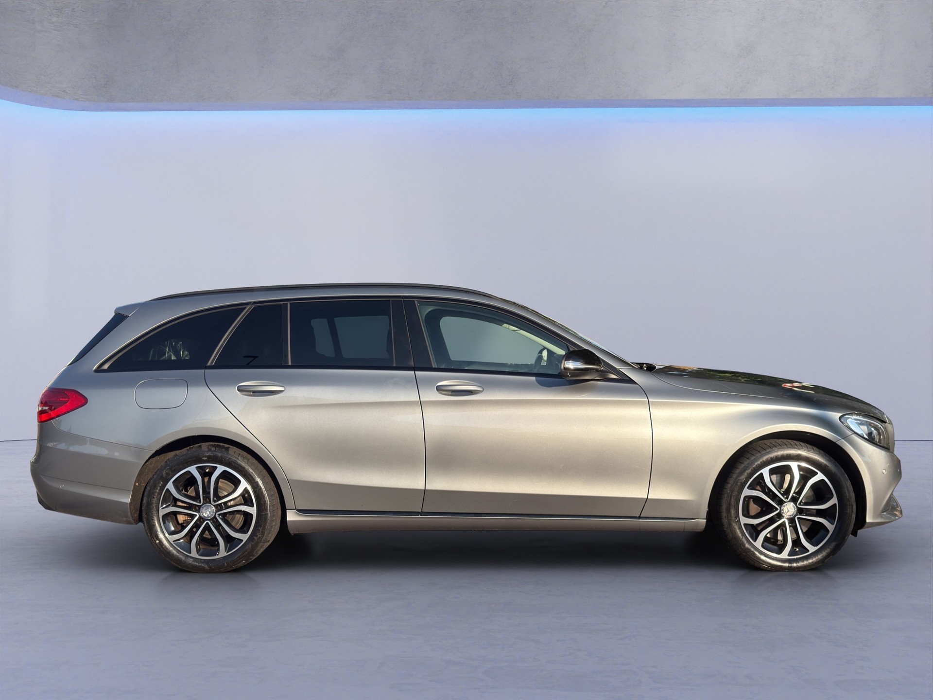 MERCEDES-BENZ C 250 BlueTEC AMG Line 4Matic 7G-Tronic-image-3