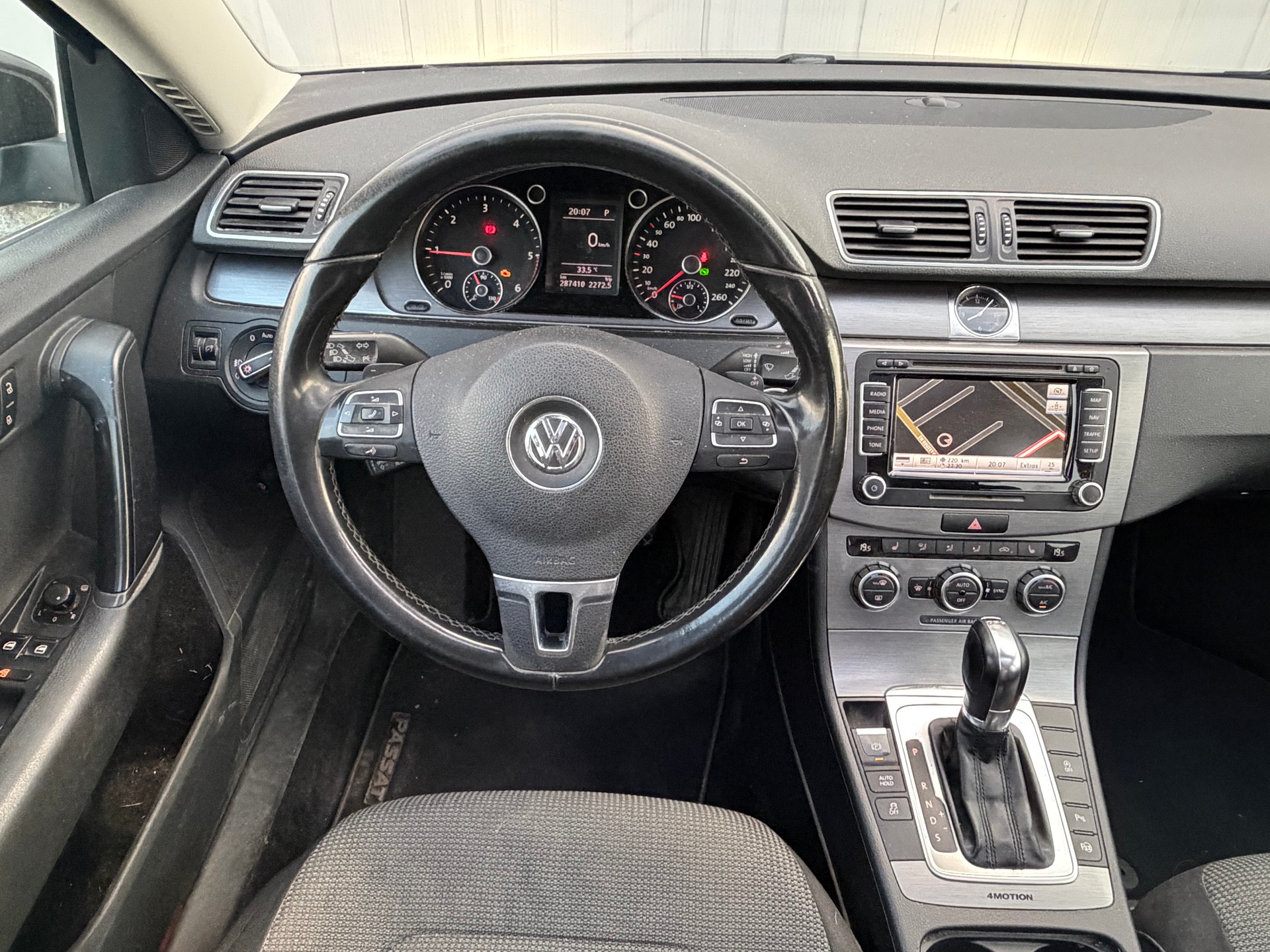 VW Passat Variant 2.0 TDI BMT Highline 4MDSG-image-8