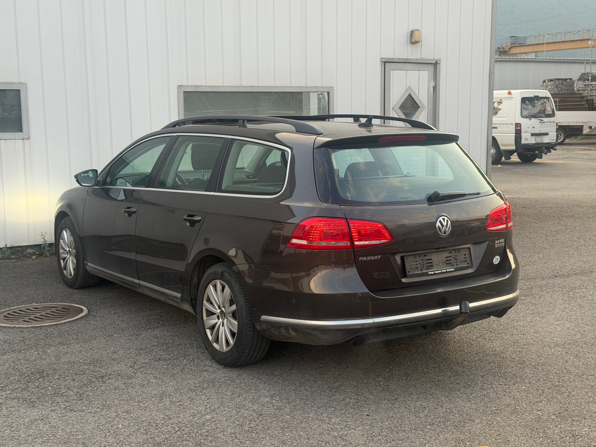 VW Passat Variant 2.0 TDI BMT Highline 4MDSG-image-5