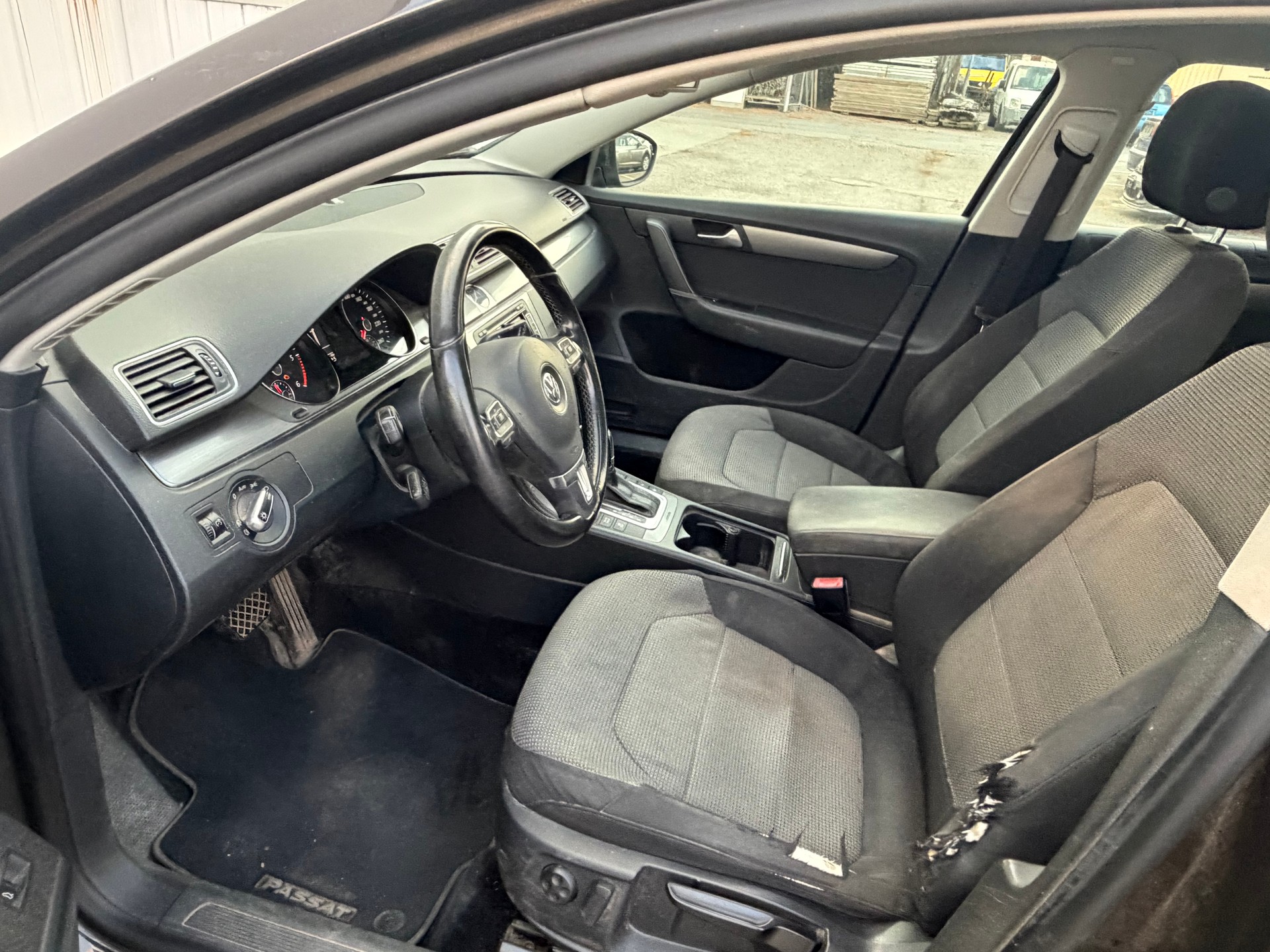 VW Passat Variant 2.0 TDI BMT Highline 4MDSG-image-9
