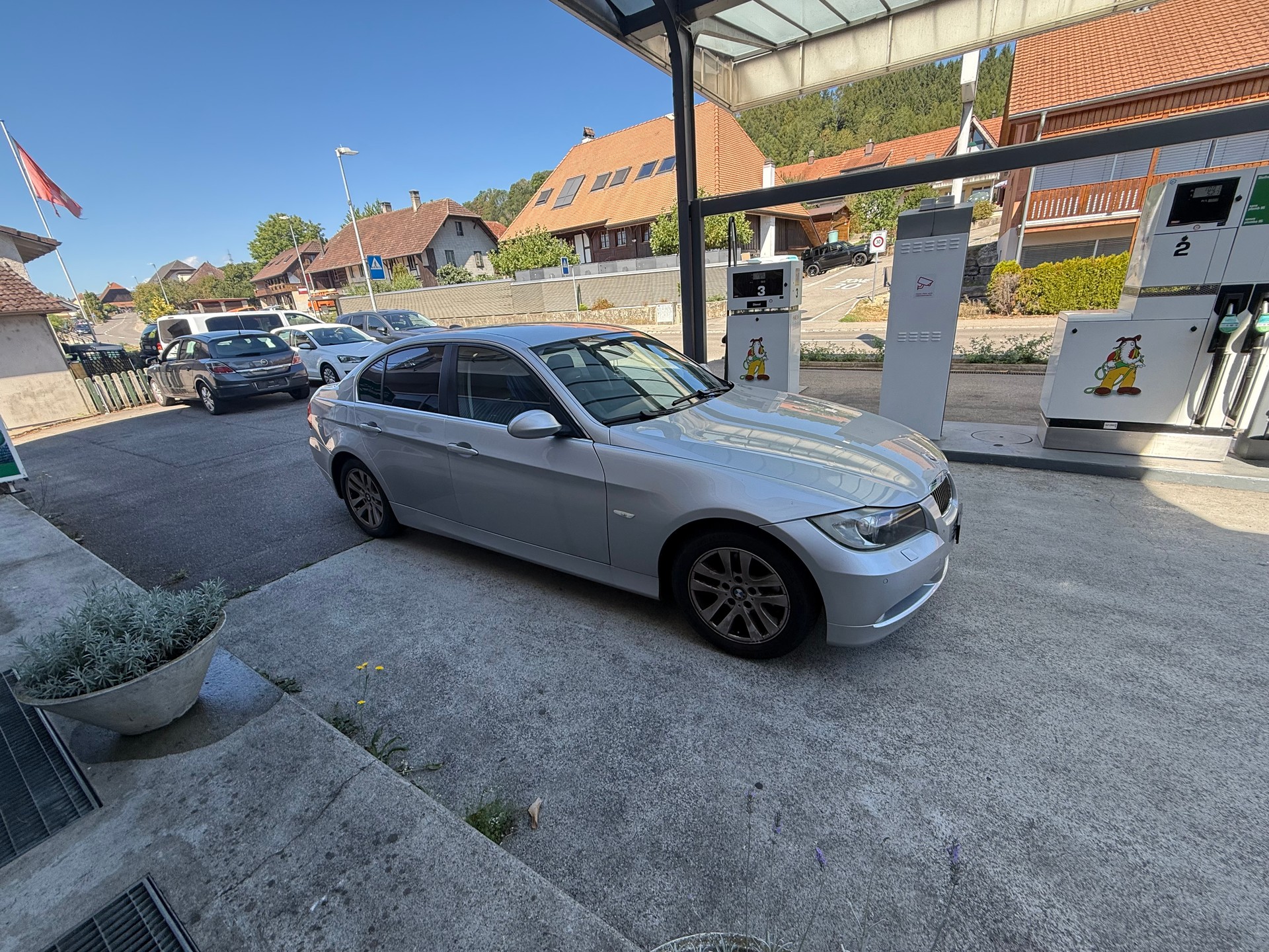 BMW 325xi-image-1