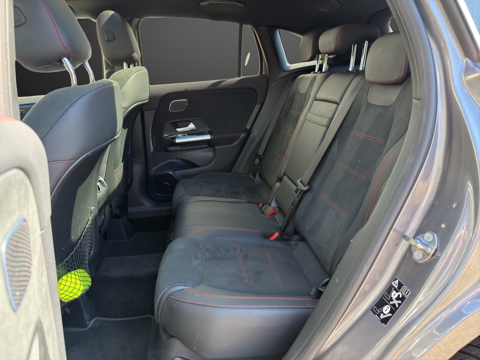 MERCEDES-BENZ GLA 35 AMG 4Matic 8G-Speedshift DCT-image-14