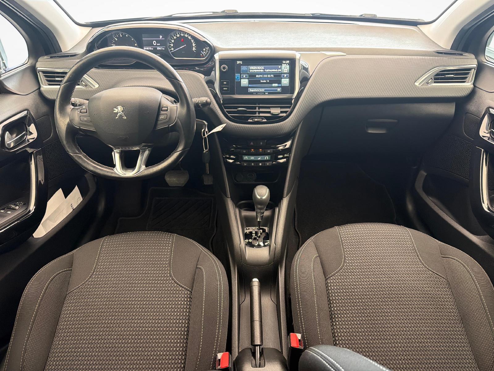 PEUGEOT 208 1.2 PureTech Allure S/S-image-8