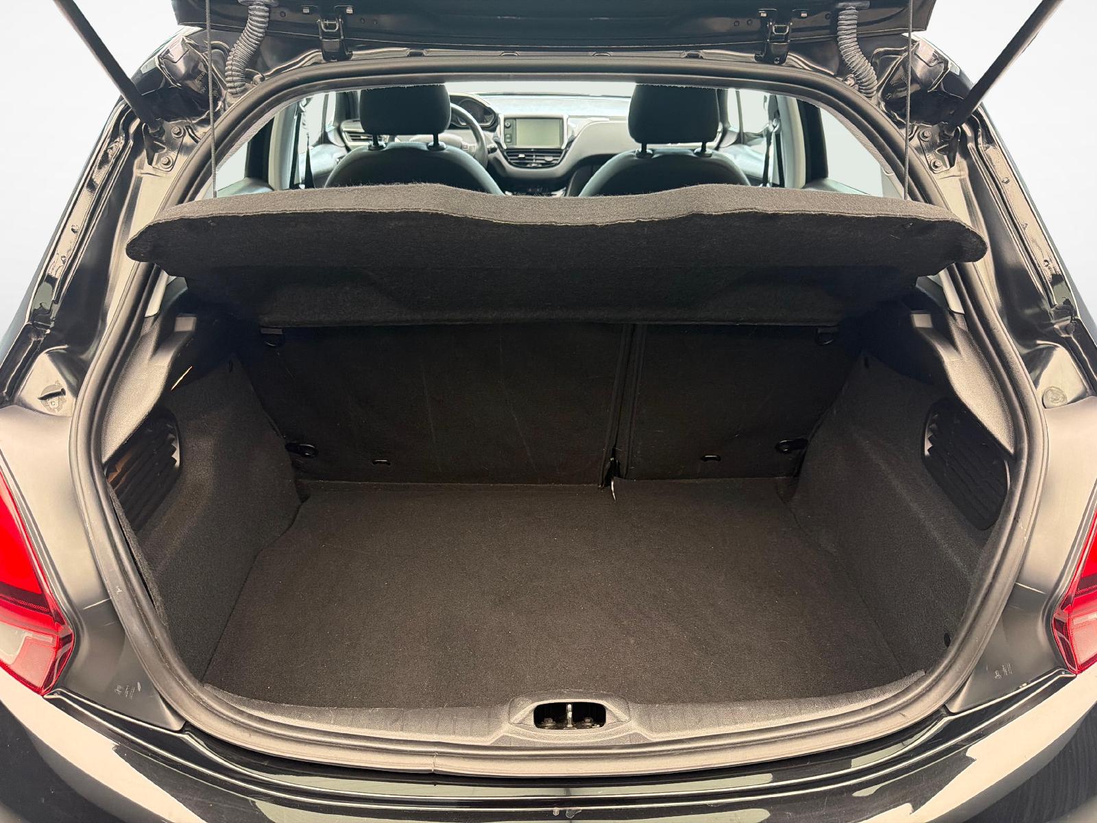 PEUGEOT 208 1.2 PureTech Allure S/S-image-11