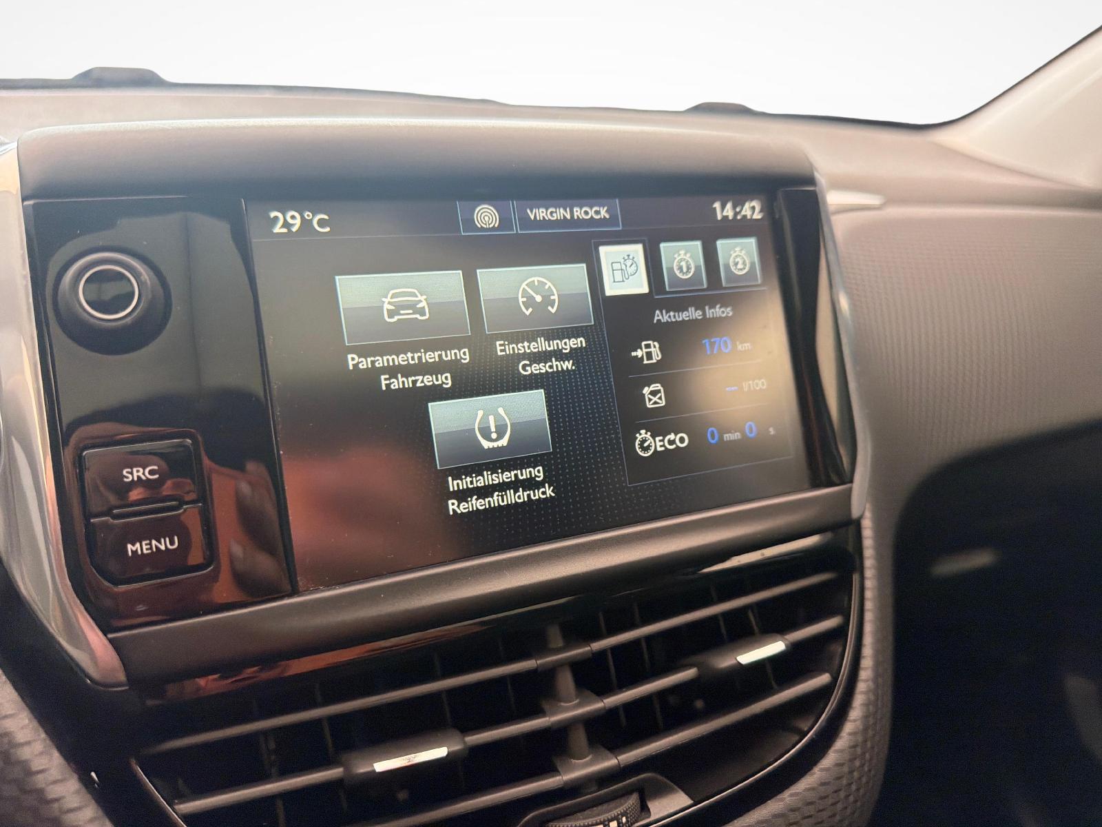 PEUGEOT 208 1.2 PureTech Allure S/S-image-15