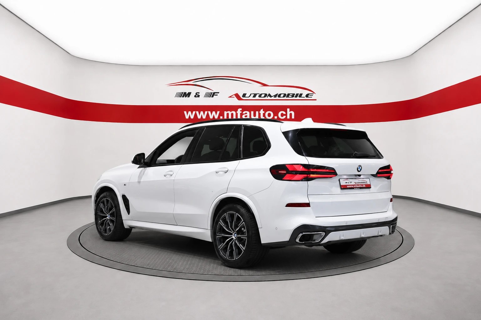 BMW X5 30d xDrive SAG M-Sport CH FAHRZEUG-image-3