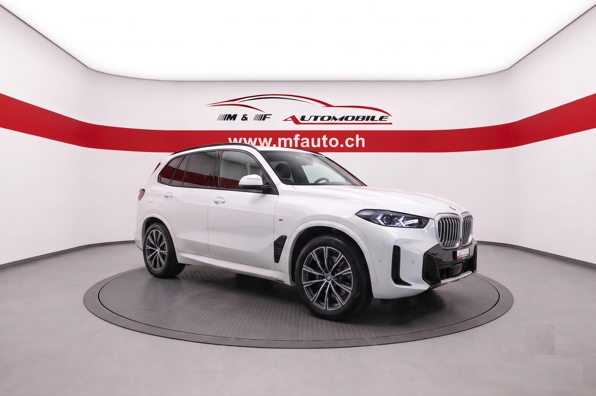BMW X5 30d xDrive SAG M-Sport CH FAHRZEUG-image-2