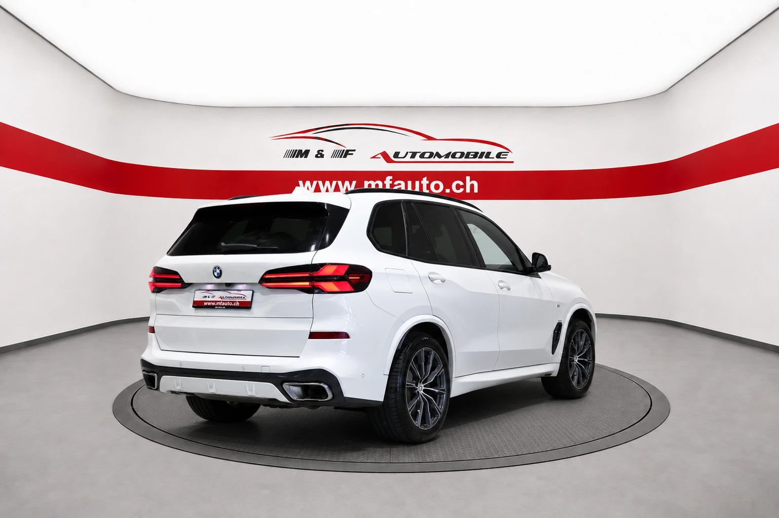 BMW X5 30d xDrive SAG M-Sport CH FAHRZEUG-image-5