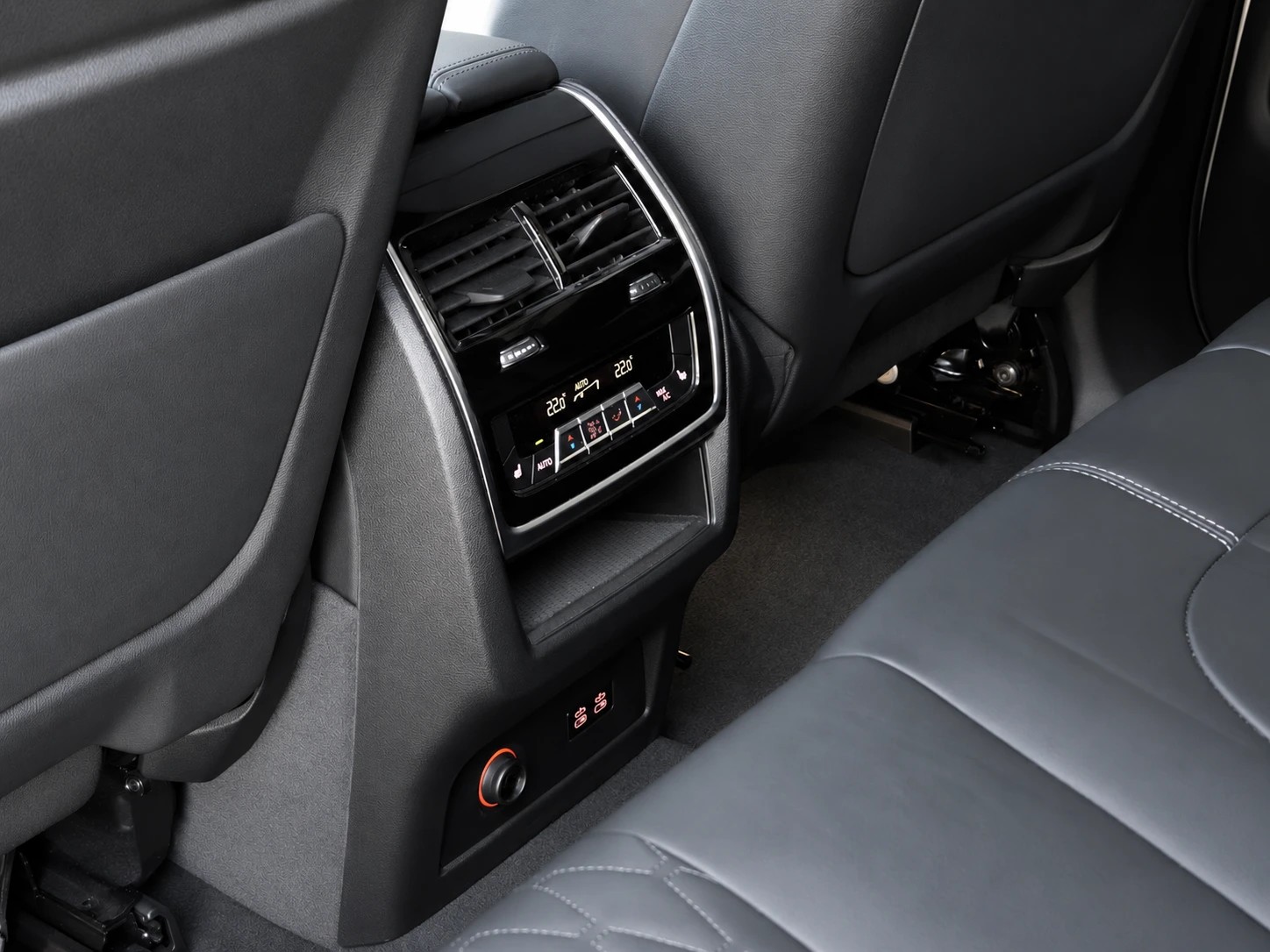 BMW X5 30d xDrive SAG M-Sport CH FAHRZEUG-image-16