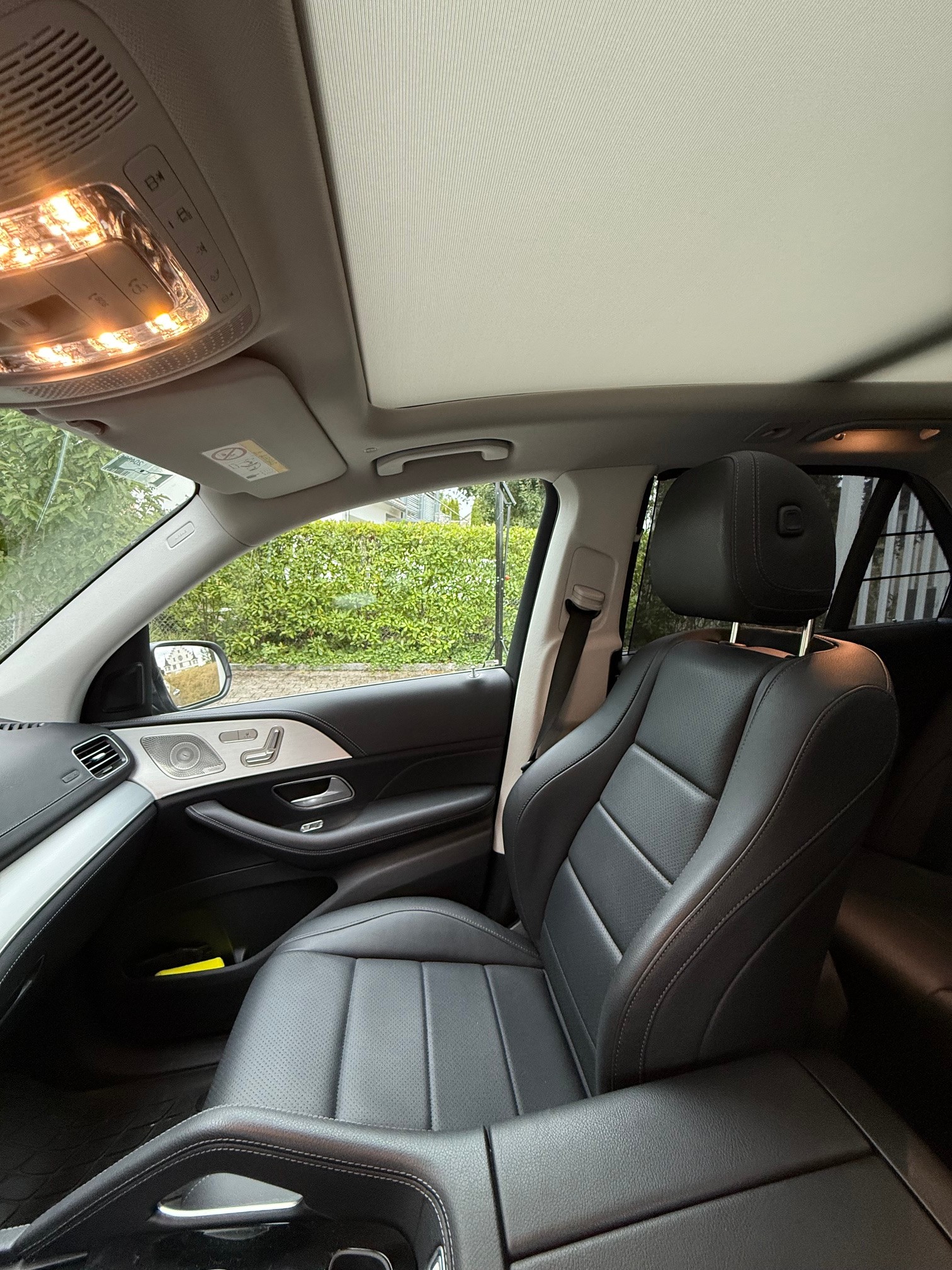 MERCEDES-BENZ GLE 350 de AMG Line 4matic-image-3