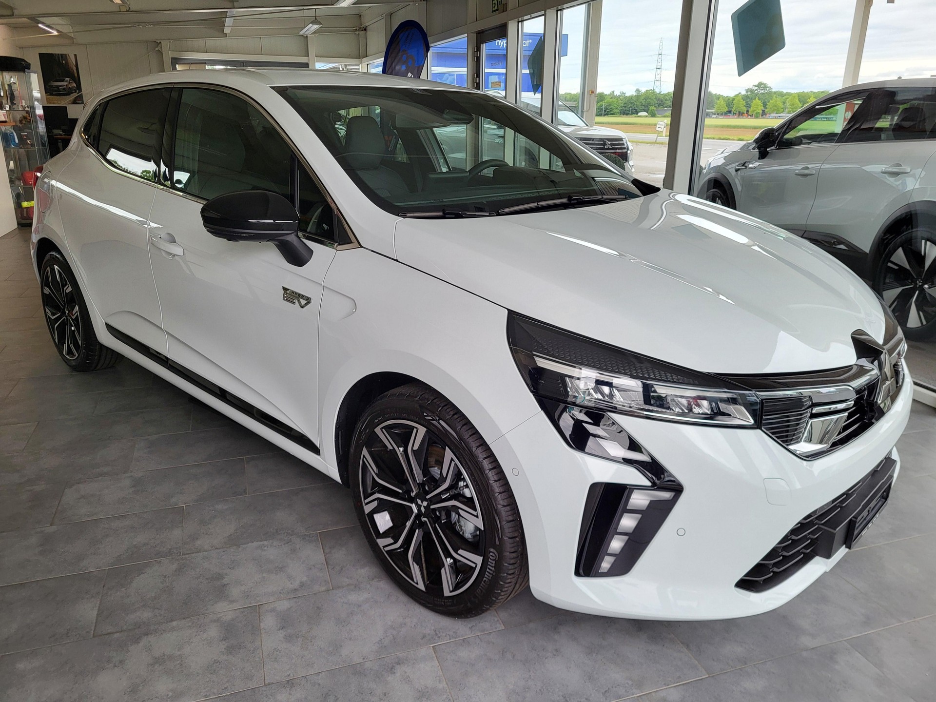MITSUBISHI Colt 1.6 HEV Instyle-image-0