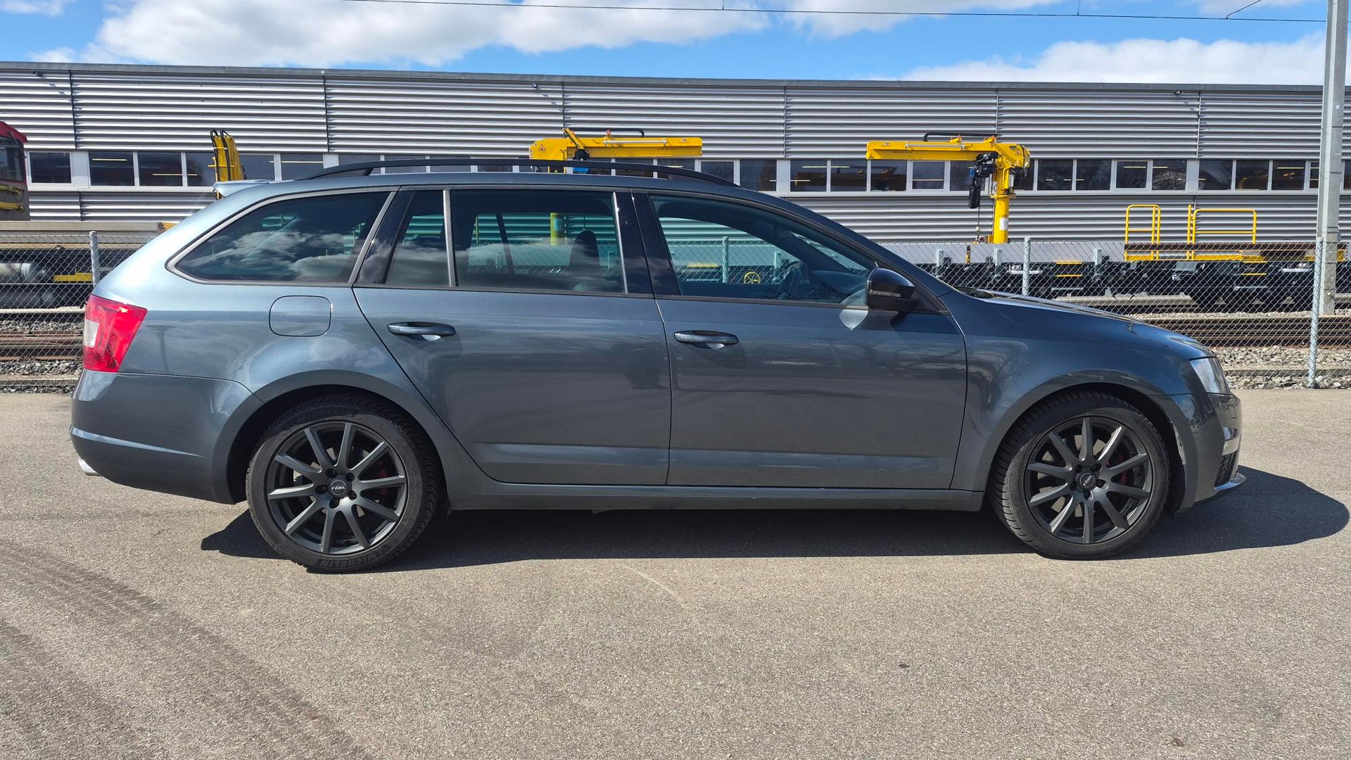 SKODA 2.0 TDI 184 RS 4x4 DSG-image-4