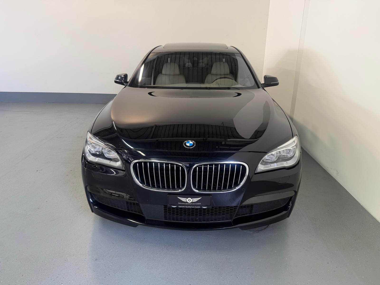 BMW 750i xDrive-image-3