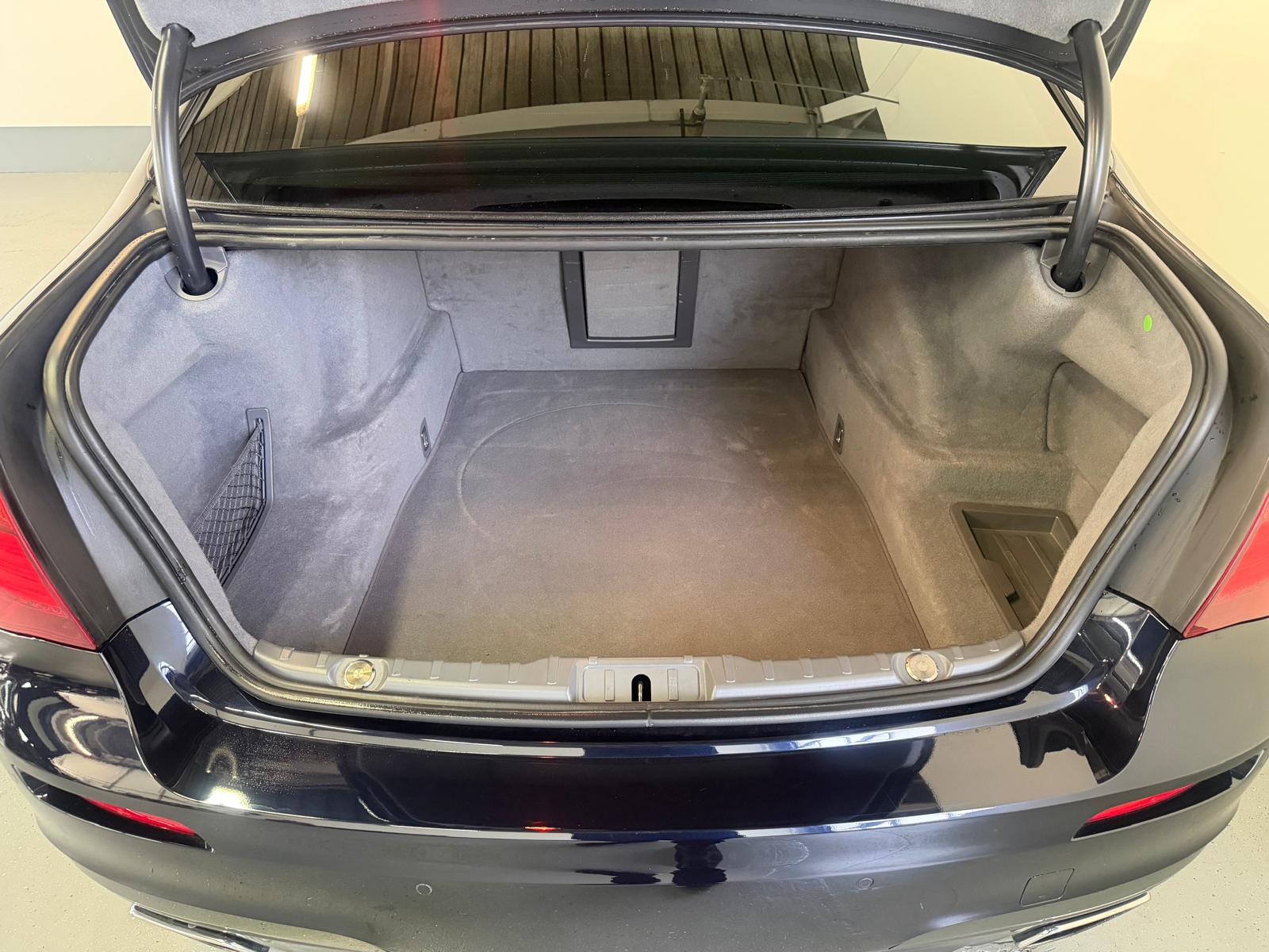 BMW 750i xDrive-image-11