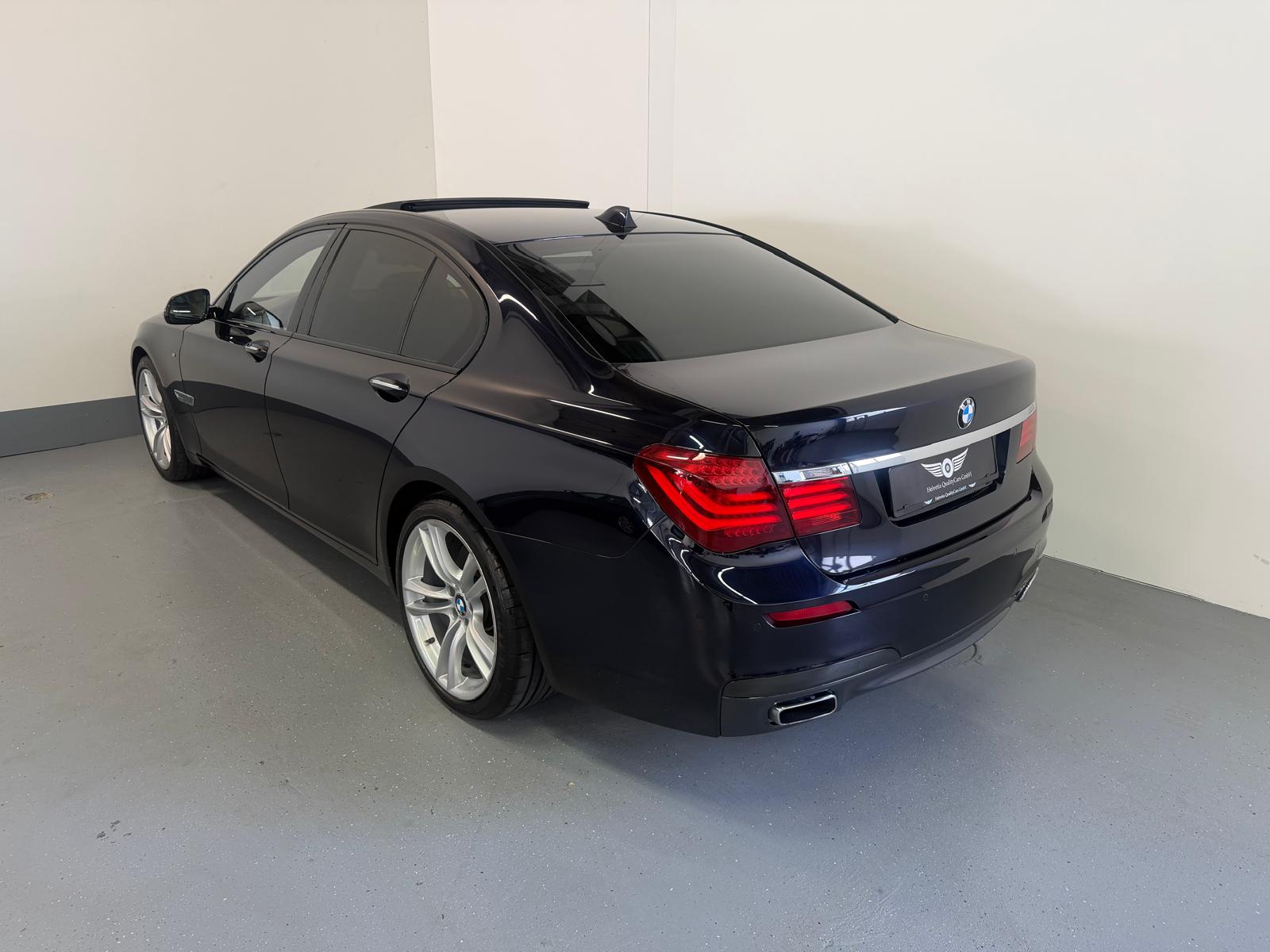 BMW 750i xDrive-image-7