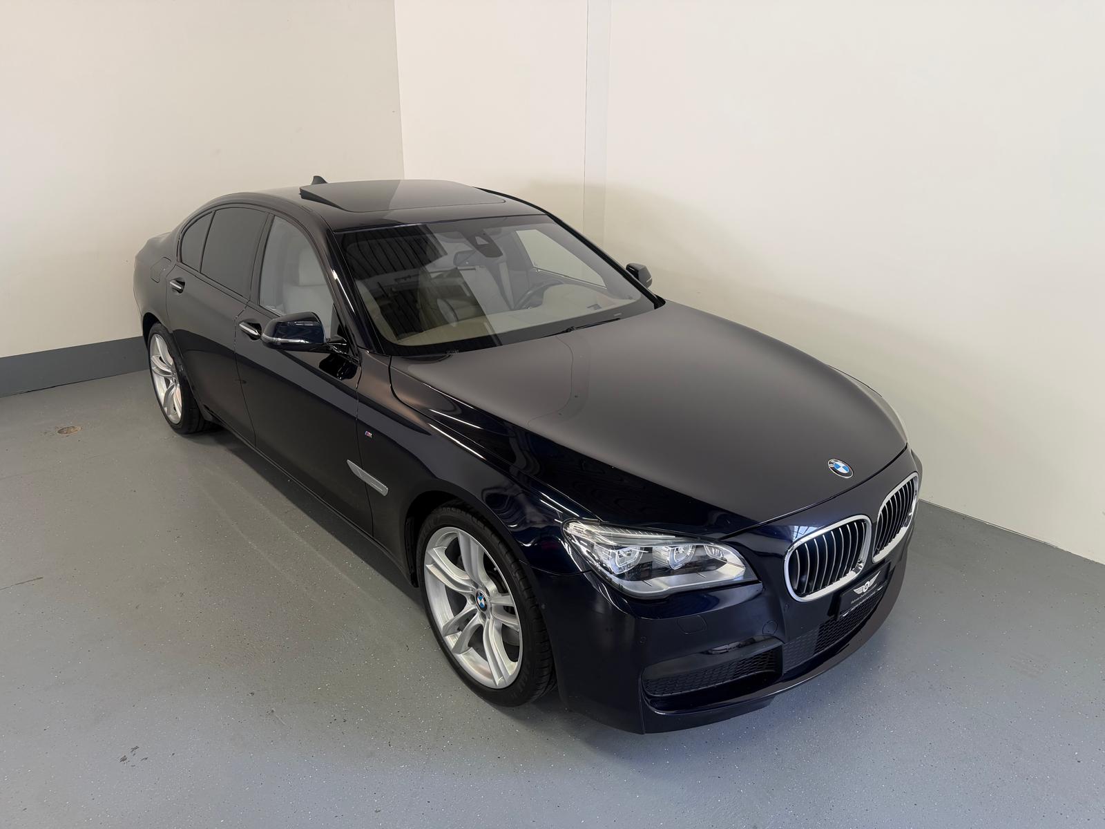 BMW 750i xDrive-image-0