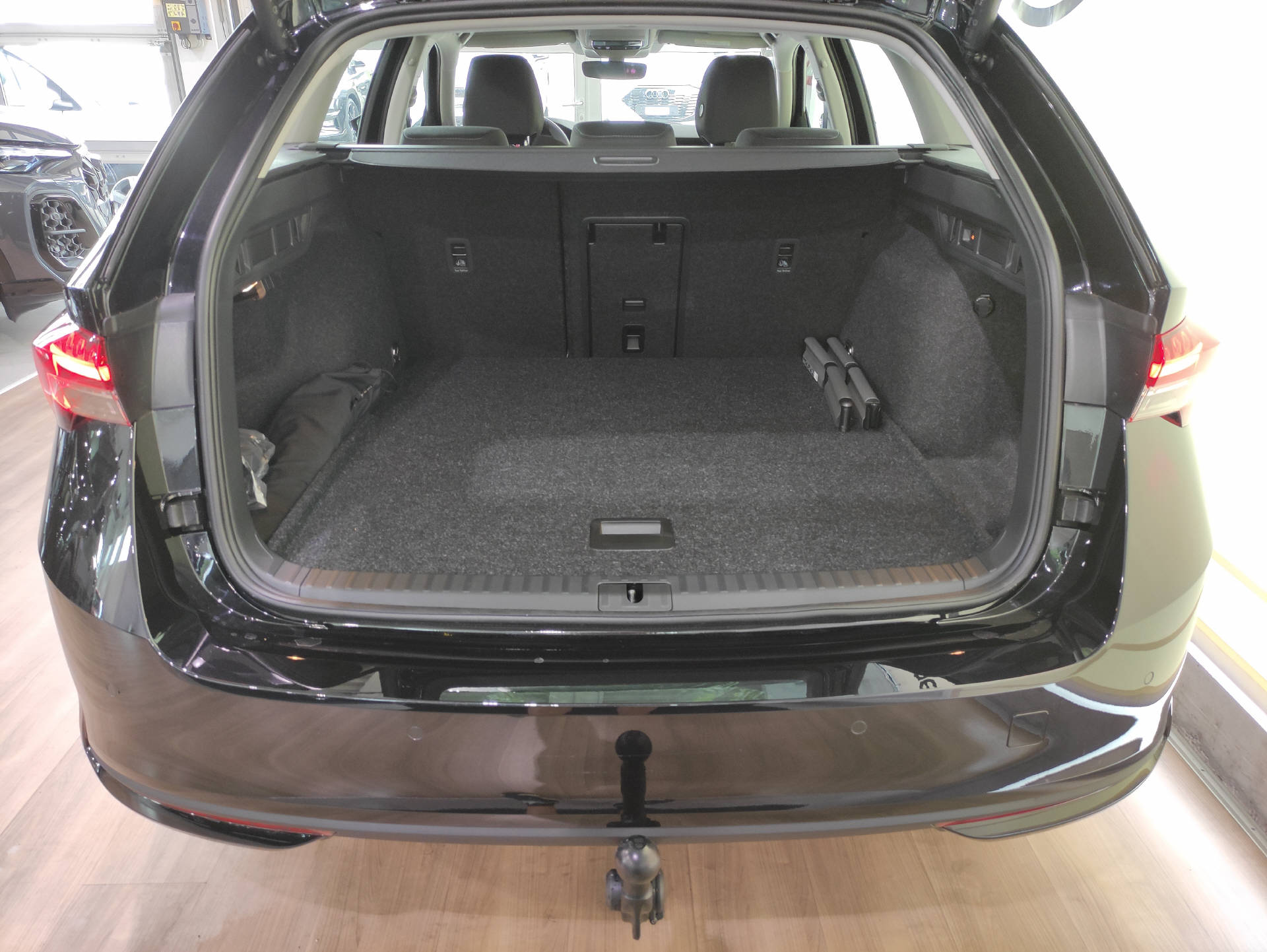 SKODA Octavia Combi 2.0 TSI Selection 4x4 DSG-image-13