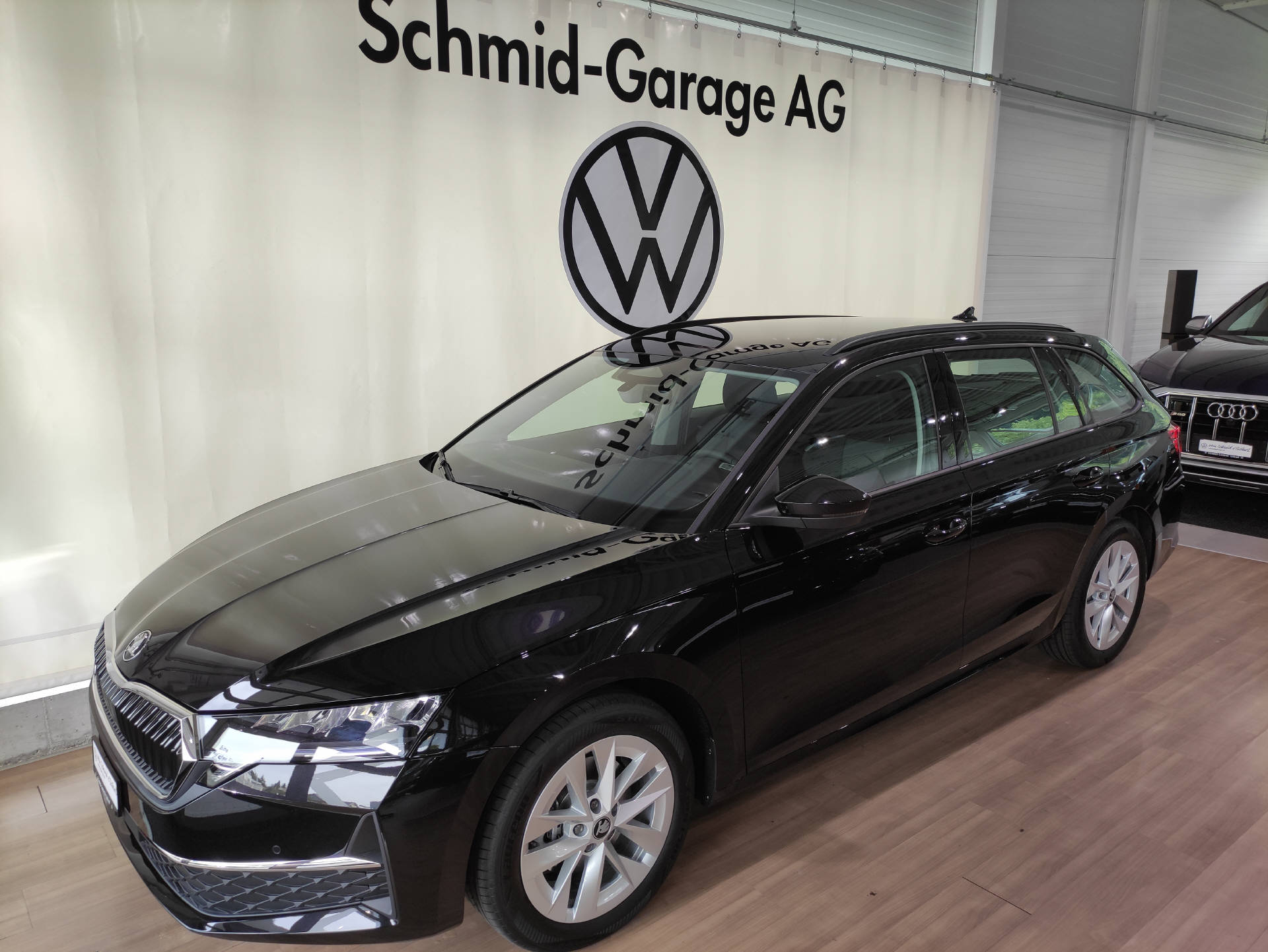 SKODA Octavia Combi 2.0 TSI Selection 4x4 DSG-image-0