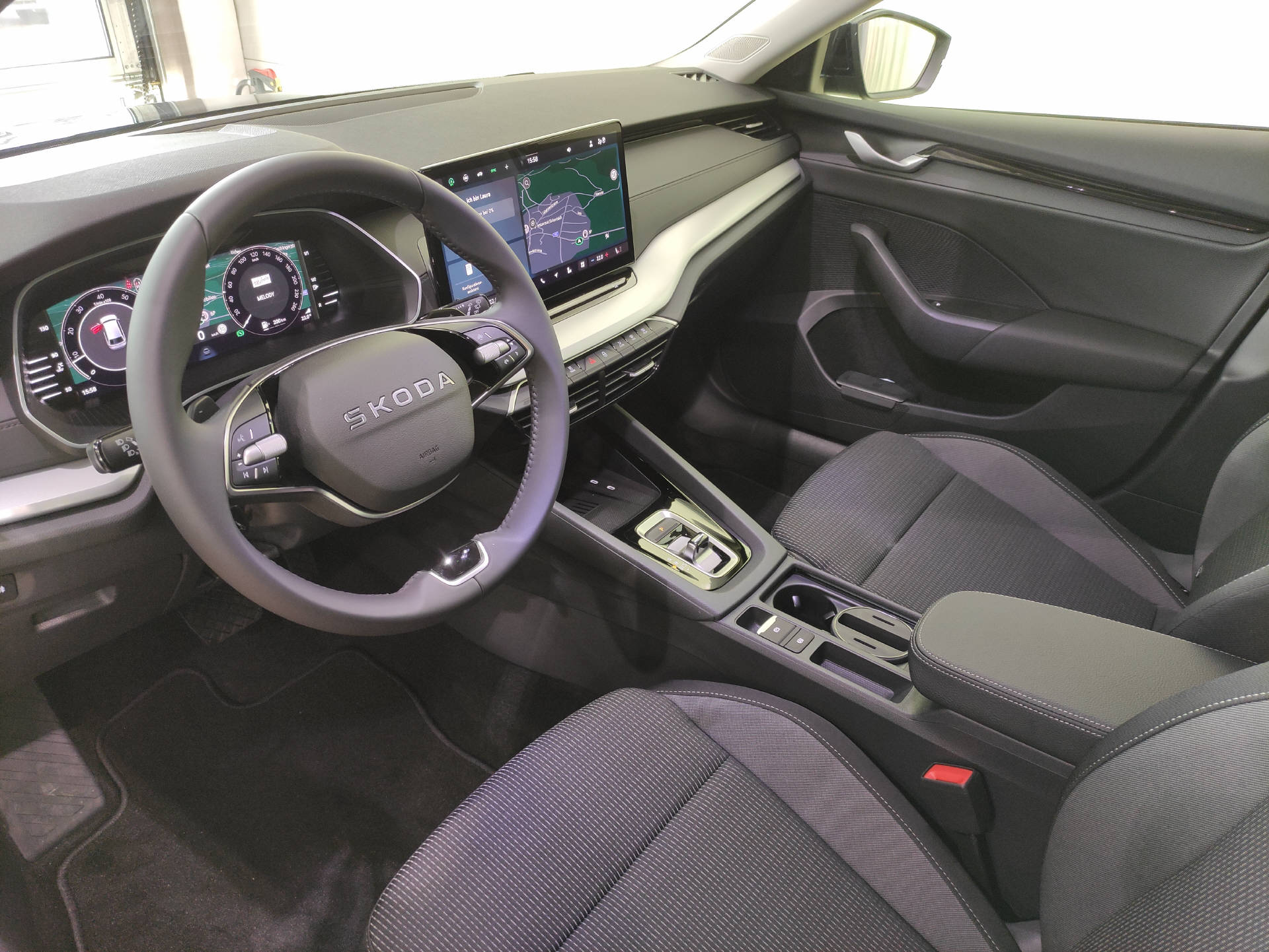 SKODA Octavia Combi 2.0 TSI Selection 4x4 DSG-image-3