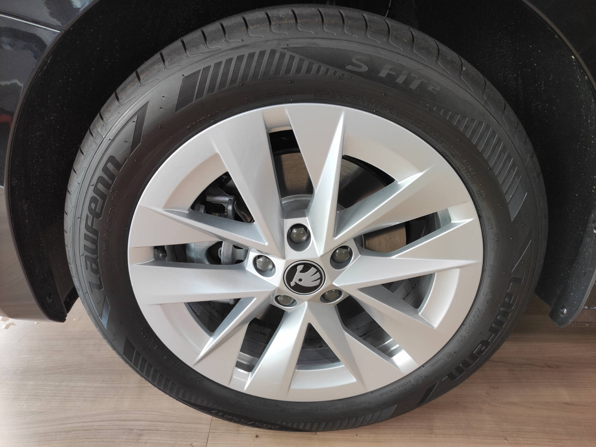 SKODA Octavia Combi 2.0 TSI Selection 4x4 DSG-image-2