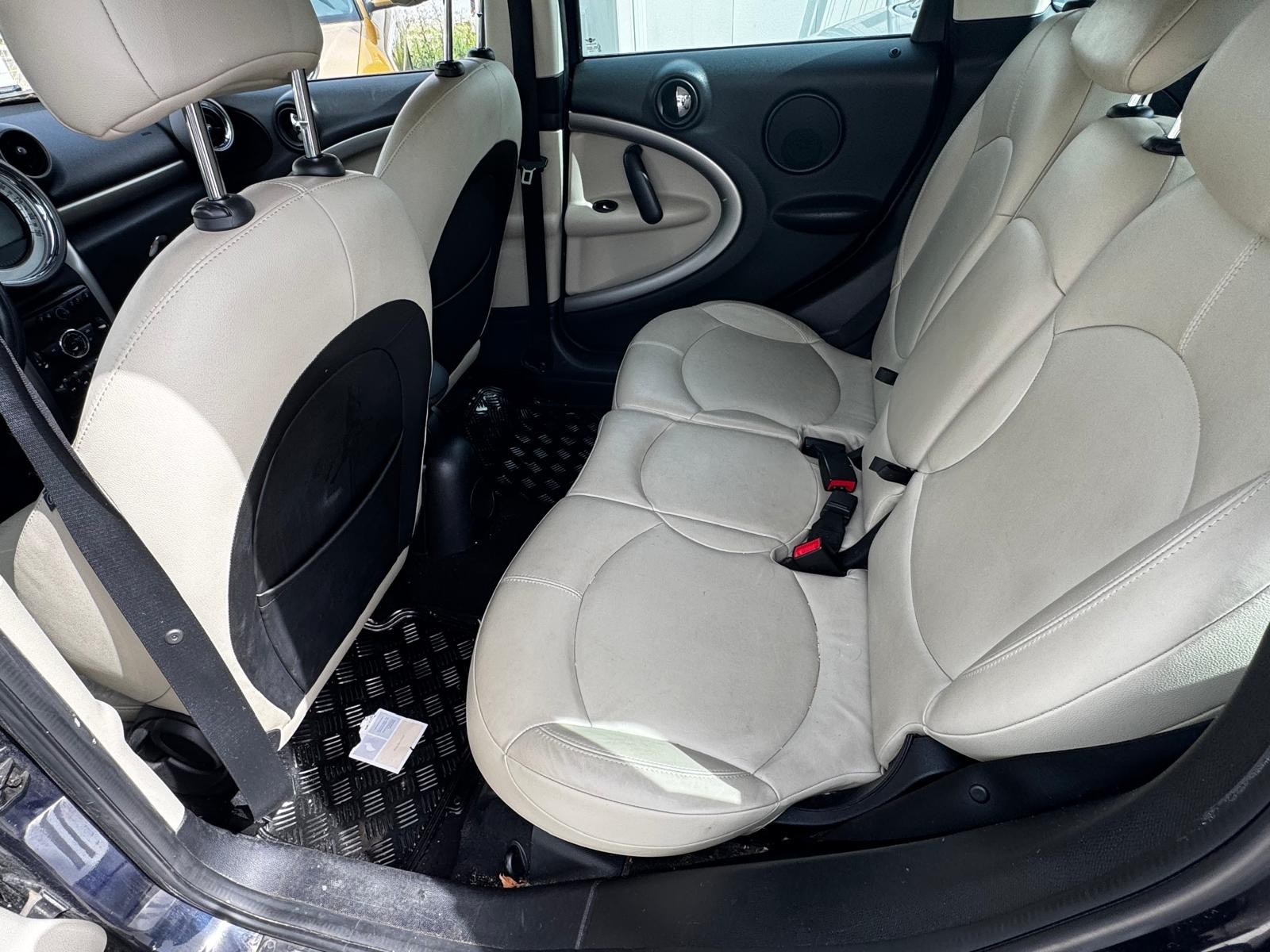 MINI Countryman Cooper D ALL4-image-8