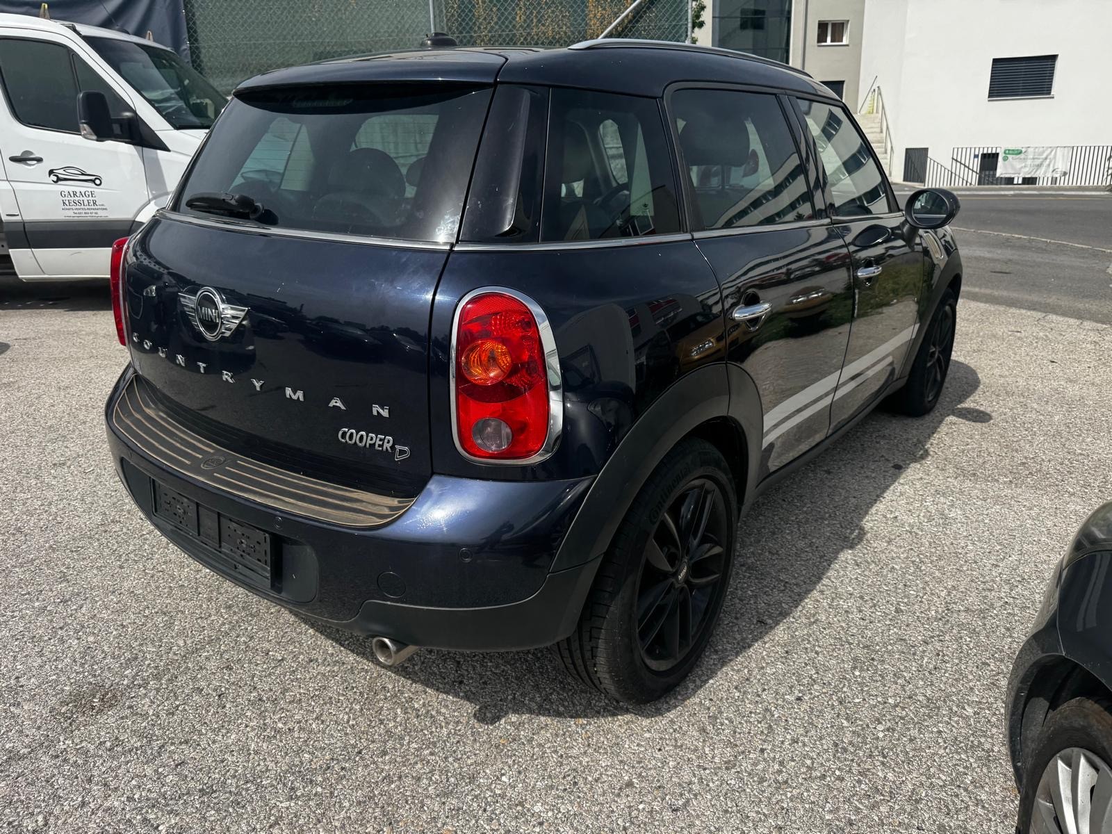 MINI Countryman Cooper D ALL4-image-4